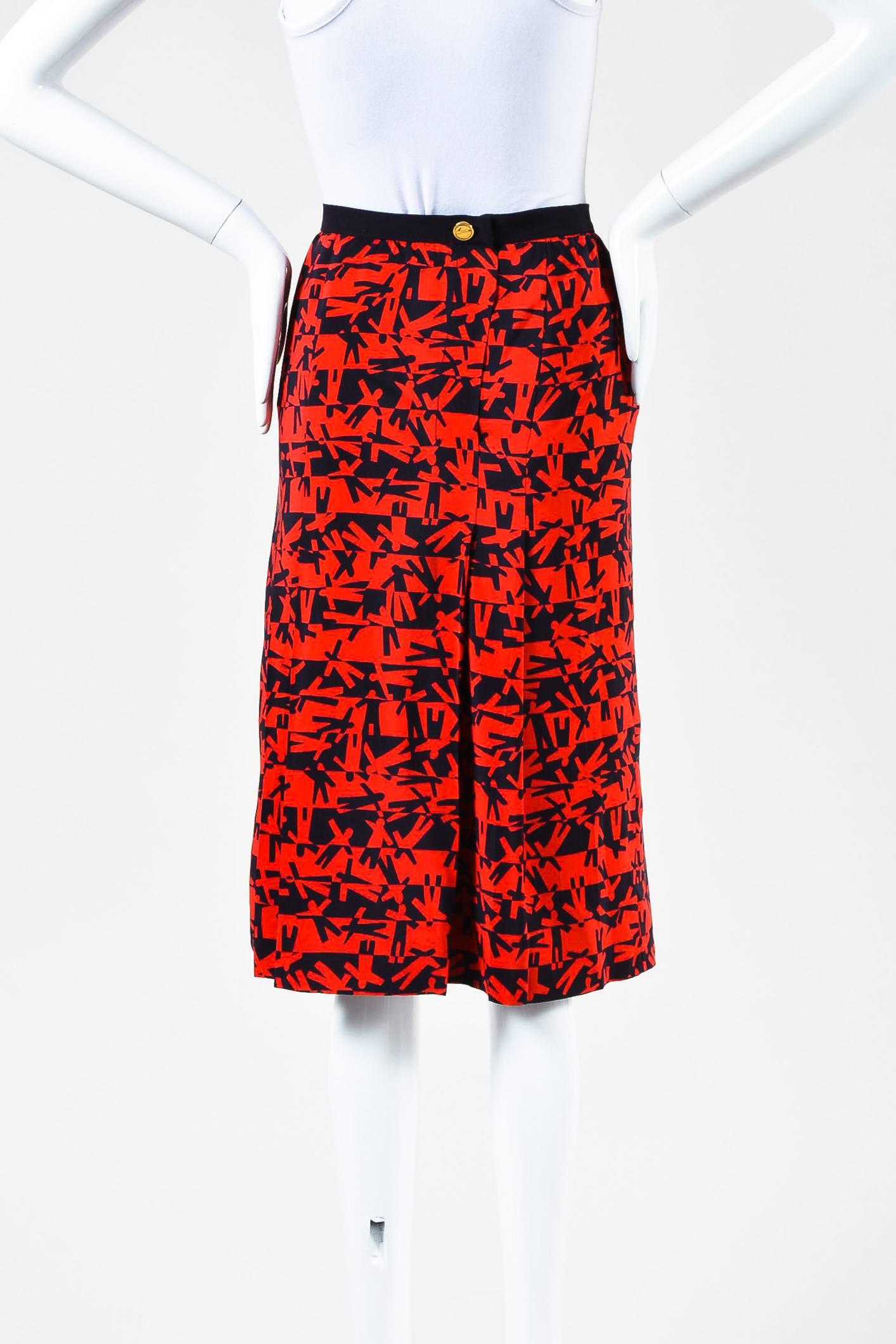 Vintage Chanel Boutique Red Black Silk Abstract Printed Skirt In Excellent Condition For Sale In Chicago, IL