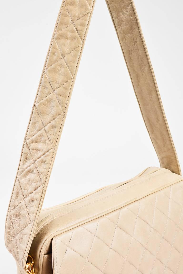 Vintage Chanel Beige Lambskin Quilted Gold Tone 'CC' Fringe Tassel Shoulder Bag For Sale 2