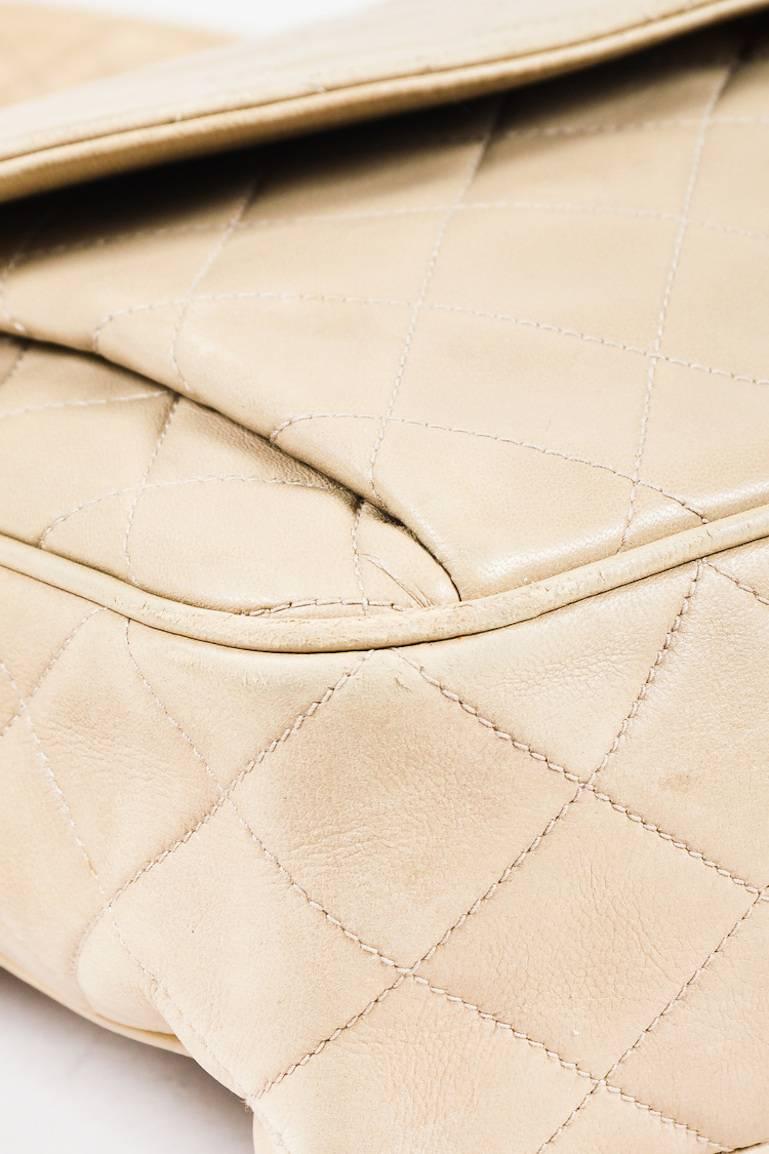Women's Vintage Chanel Beige Lambskin Quilted Gold Tone 'CC' Fringe Tassel Shoulder Bag For Sale