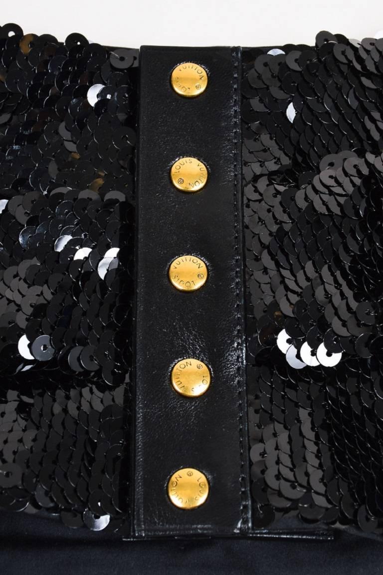 Louis Vuitton Runway Black GHW Sequin Leather Cinched Button Up Wide Belt In Good Condition For Sale In Chicago, IL