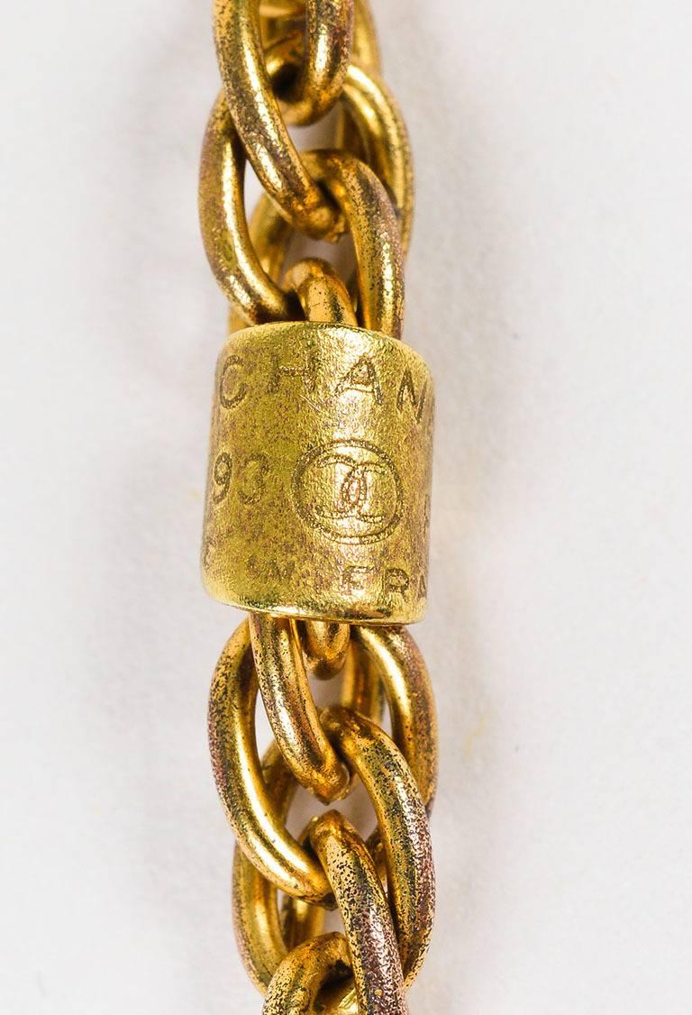 Vintage Chanel 93P Gold Tone Metal 'CC' Pendant Chain Link Necklace For Sale 1