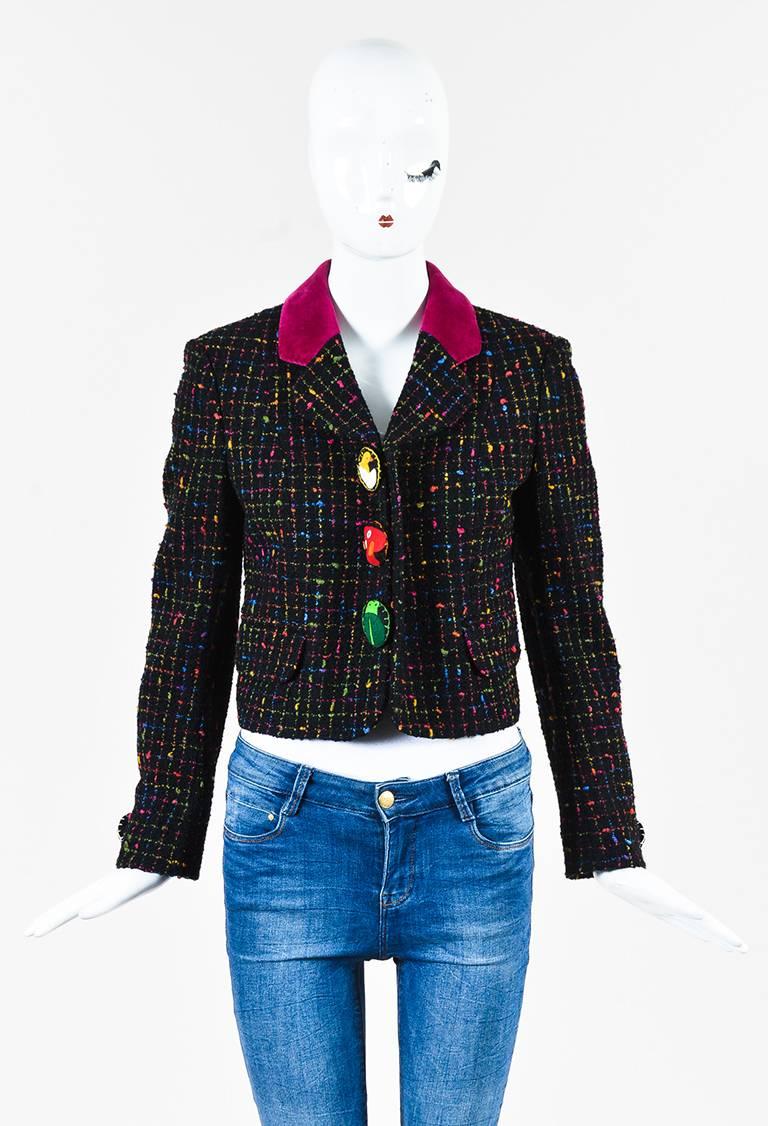 Size: 6
Color: Multicolor,
Made In: Italy
Fabric Content: Exterior: Virgin Wool, Nylon; Lining: Rayon
Item Specifics & Details: Features a notched lapel with a contrasted collar, a multicolored tweed boucle construction, two front flap pockets, a