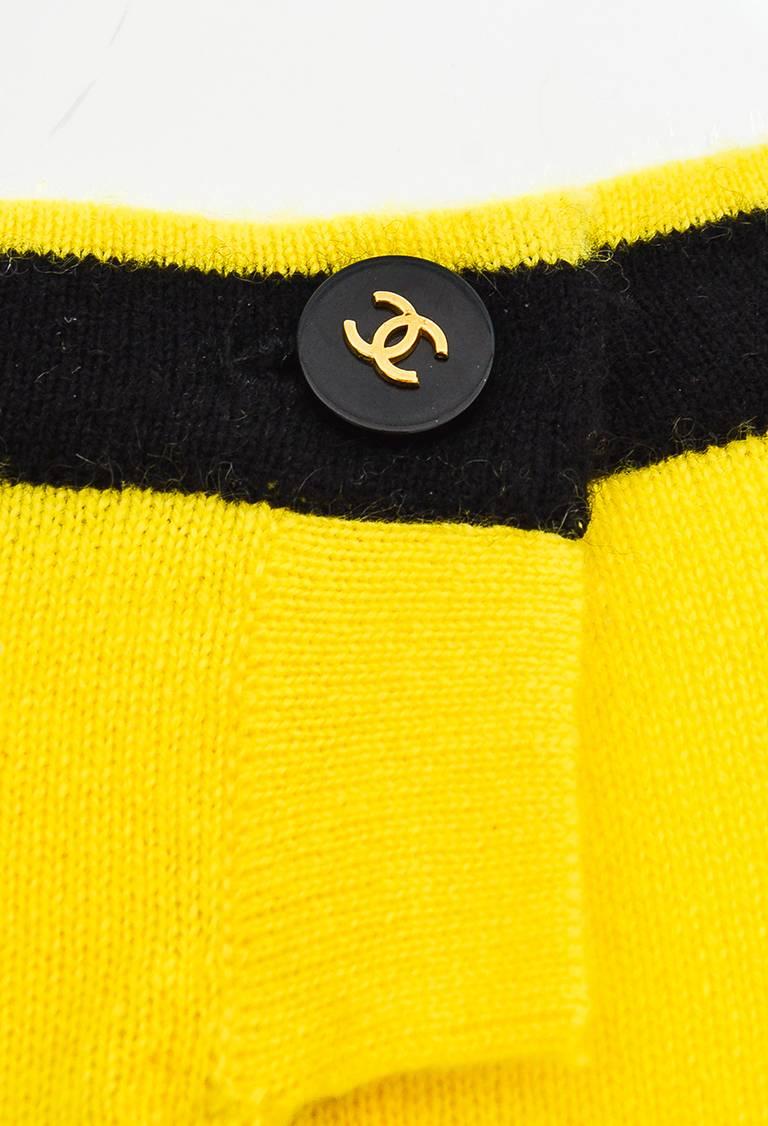 Chanel Boutique Vintage Yellow Black Cashmere Short Sleeve Sweater Top In Good Condition For Sale In Chicago, IL