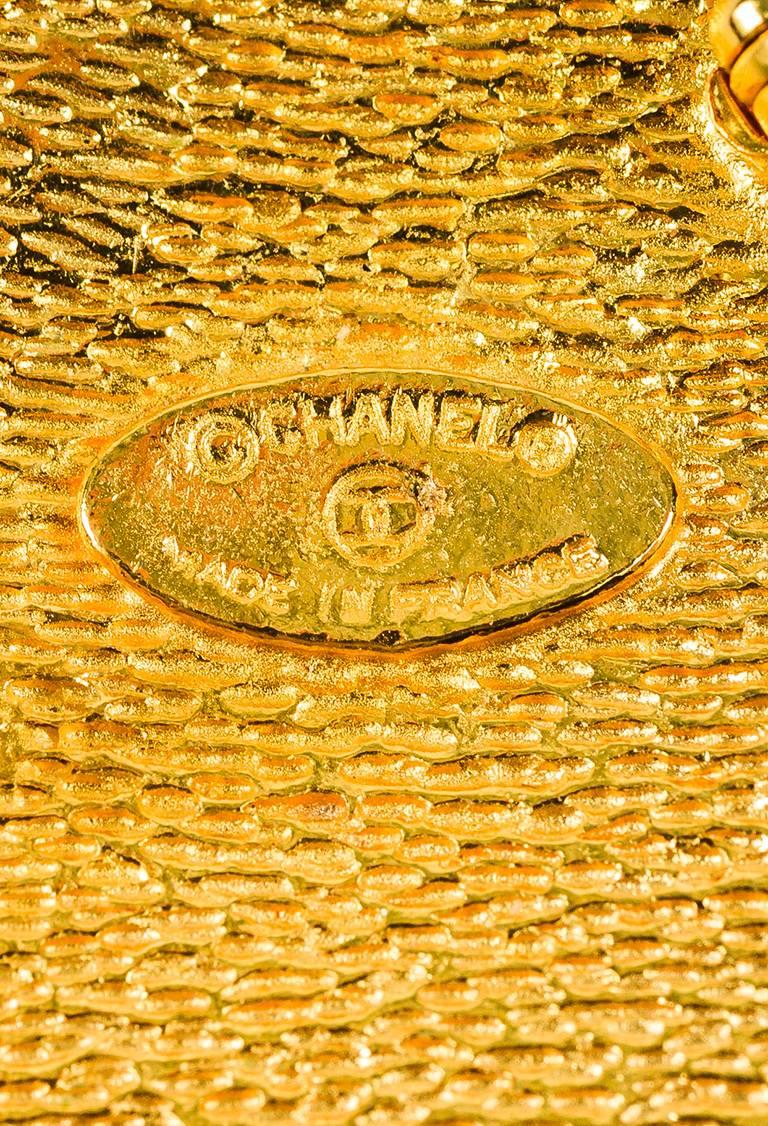 Women's or Men's Chanel Vintage Gold 'CC' Crown Horse Charm Medallion Brooch For Sale