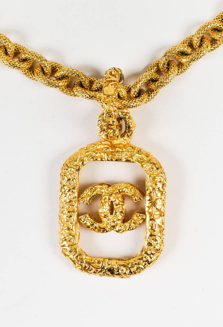 Women's or Men's Chanel Vintage Gold Tone 'CC' Dog Tag Pendant Necklace For Sale