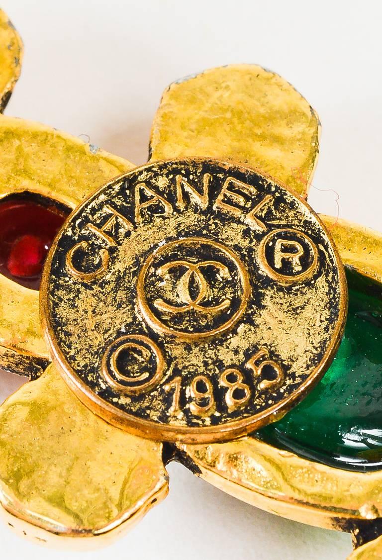 Women's or Men's Chanel Vintage Multicolor Gold Gripoix Faux Pearl Brooch For Sale