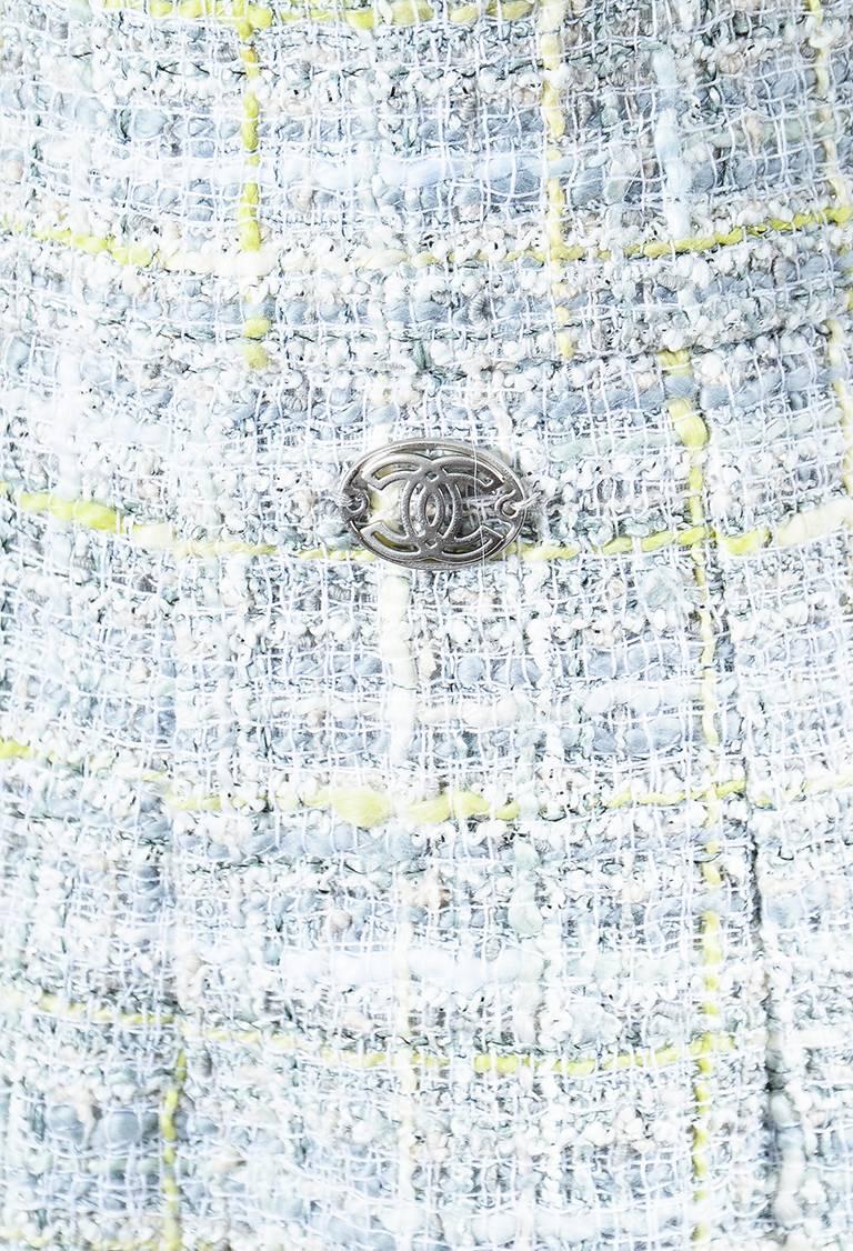 Chanel 09P Blue Grey Tweed Knit Plaid Pencil Skirt In Excellent Condition For Sale In Chicago, IL