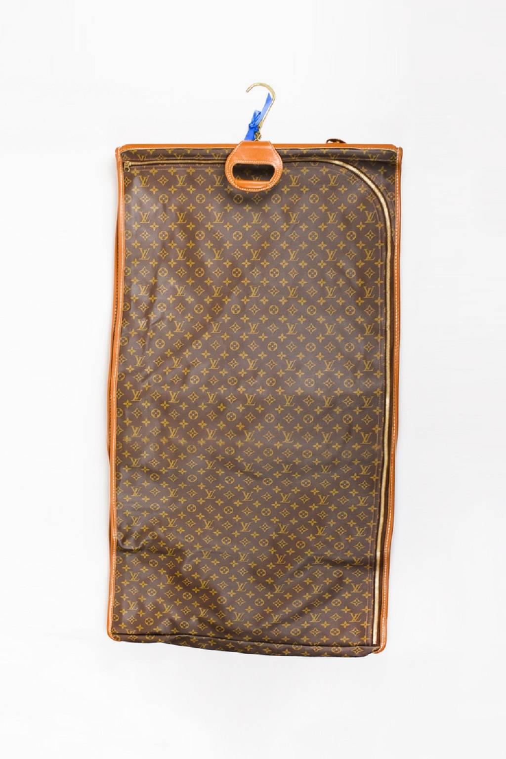 Vintage Louis Vuitton The French Luggage Co. Brown Canvas Leather Garment Bag In Fair Condition For Sale In Chicago, IL