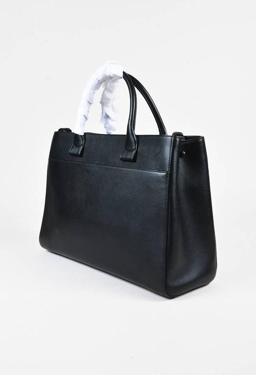 2019 year look- Calfskin chanel shopping bag with door latch 2019 year lifestyle- Calfskin chanel shopping bag with door latch