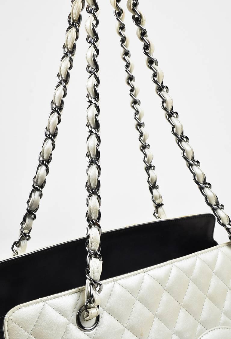 Chanel White & Black Leather Quilted Colorblock Chain Strap 'CC' Tote For Sale 2