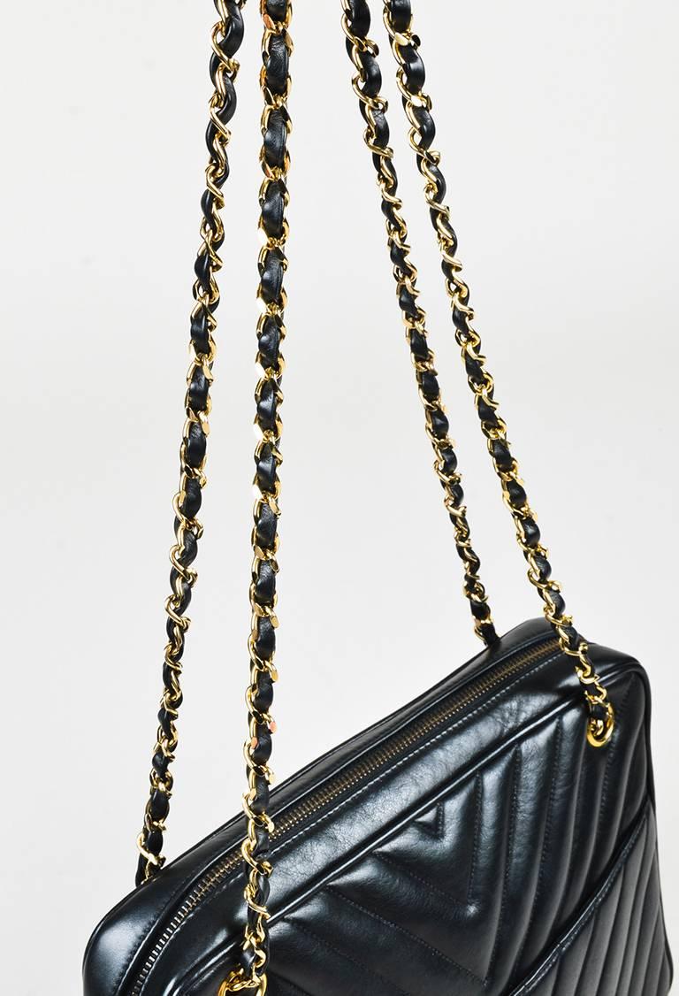 VINTAGE Chanel Black Lambskin Leather Chevron Quilted Shoulder Bag For Sale 1