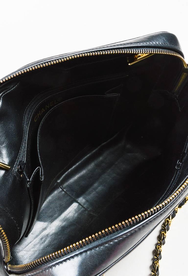 VINTAGE Chanel Black Lambskin Leather Chevron Quilted Shoulder Bag For Sale 2