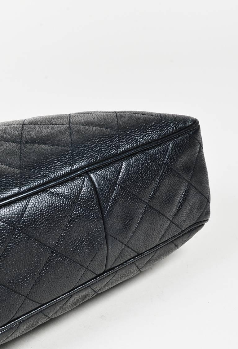 Vintage Chanel Black Caviar Leather Quilted 'CC' Turnlock Accent Bag In Good Condition For Sale In Chicago, IL