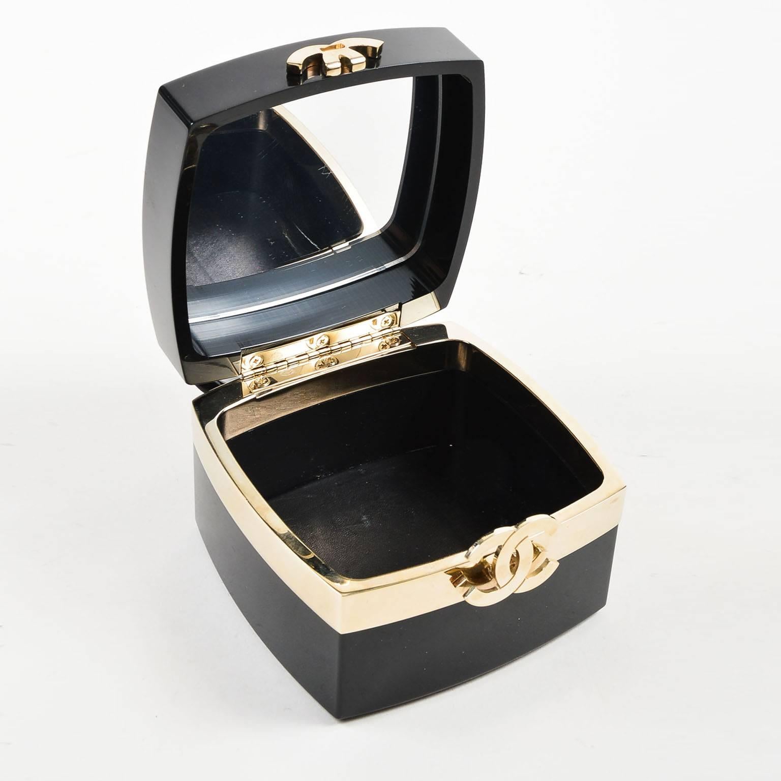 Chanel Fall 2004 Runway Black Gold Tone Lucite Plexiglass 'CC' Jewelry Box Bag In Good Condition For Sale In Chicago, IL