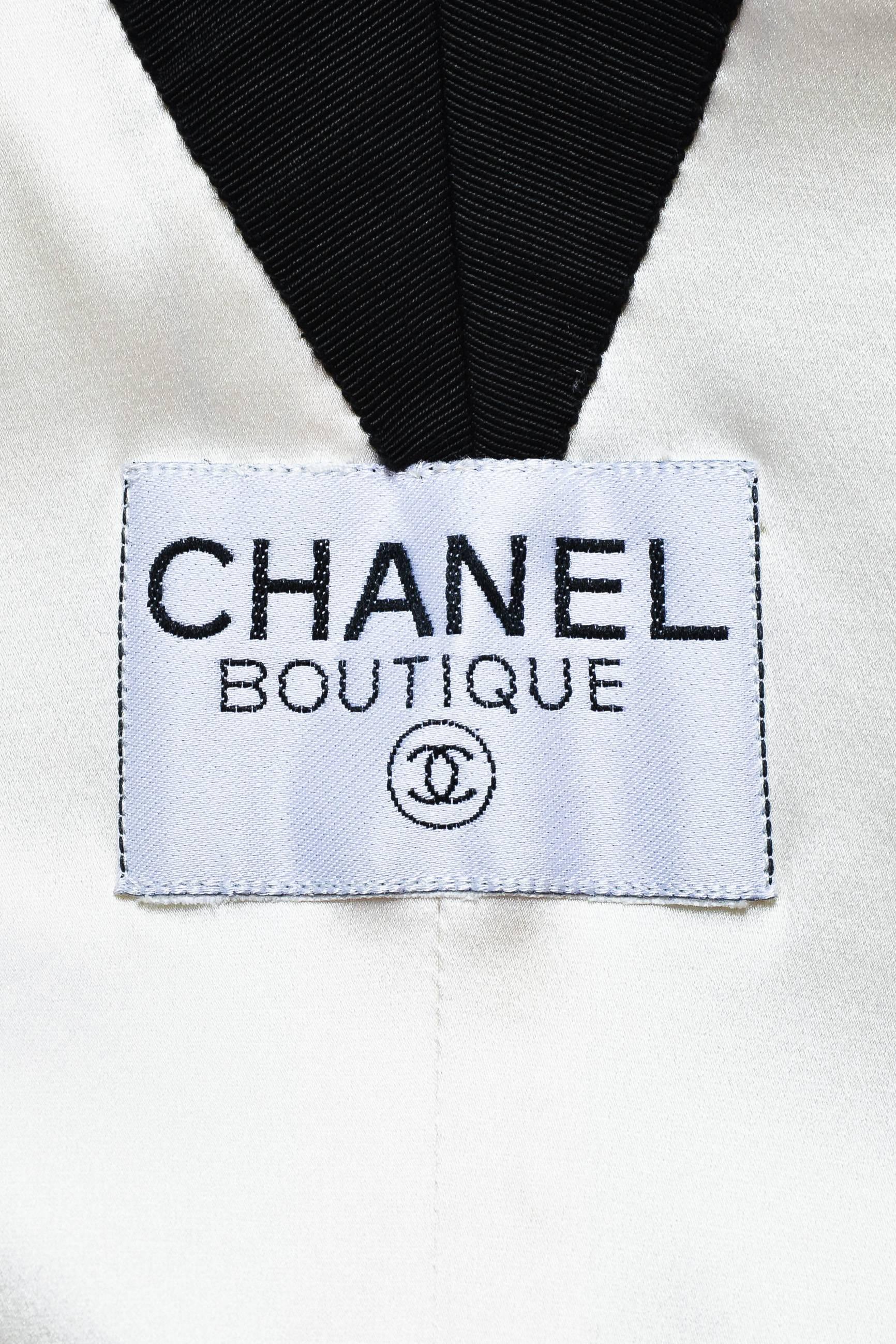 Vintage Chanel Boutique Black & White Sequined & 'CC' Button Structured Jacket For Sale 1