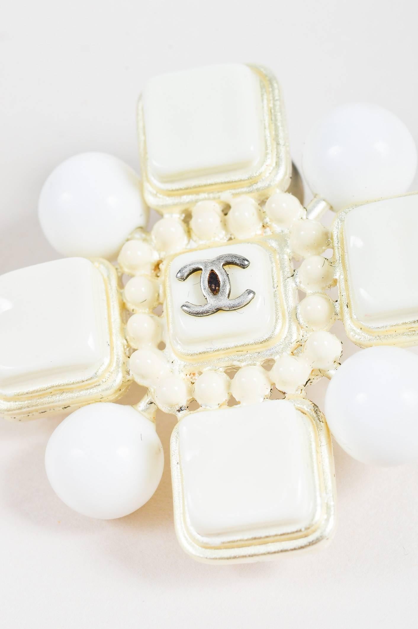 Chanel 04C White Enamel Cube Dotted 'CC' Maltese Brooch Pin In Good Condition For Sale In Chicago, IL