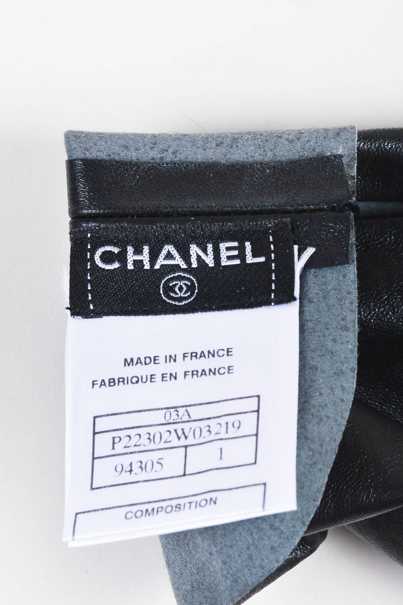 Chanel 03A Black Leather Zip Down Arm Sleeve Warmers SZ 1 In Excellent Condition For Sale In Chicago, IL