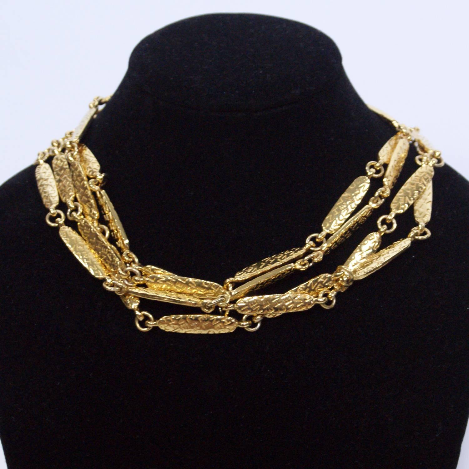 Chanel Vintage Golden Link Necklace In Good Condition For Sale In Narberth, PA