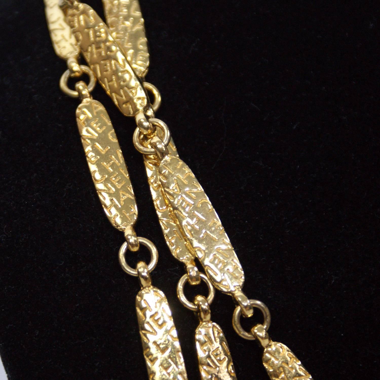 Women's or Men's Chanel Vintage Golden Link Necklace For Sale