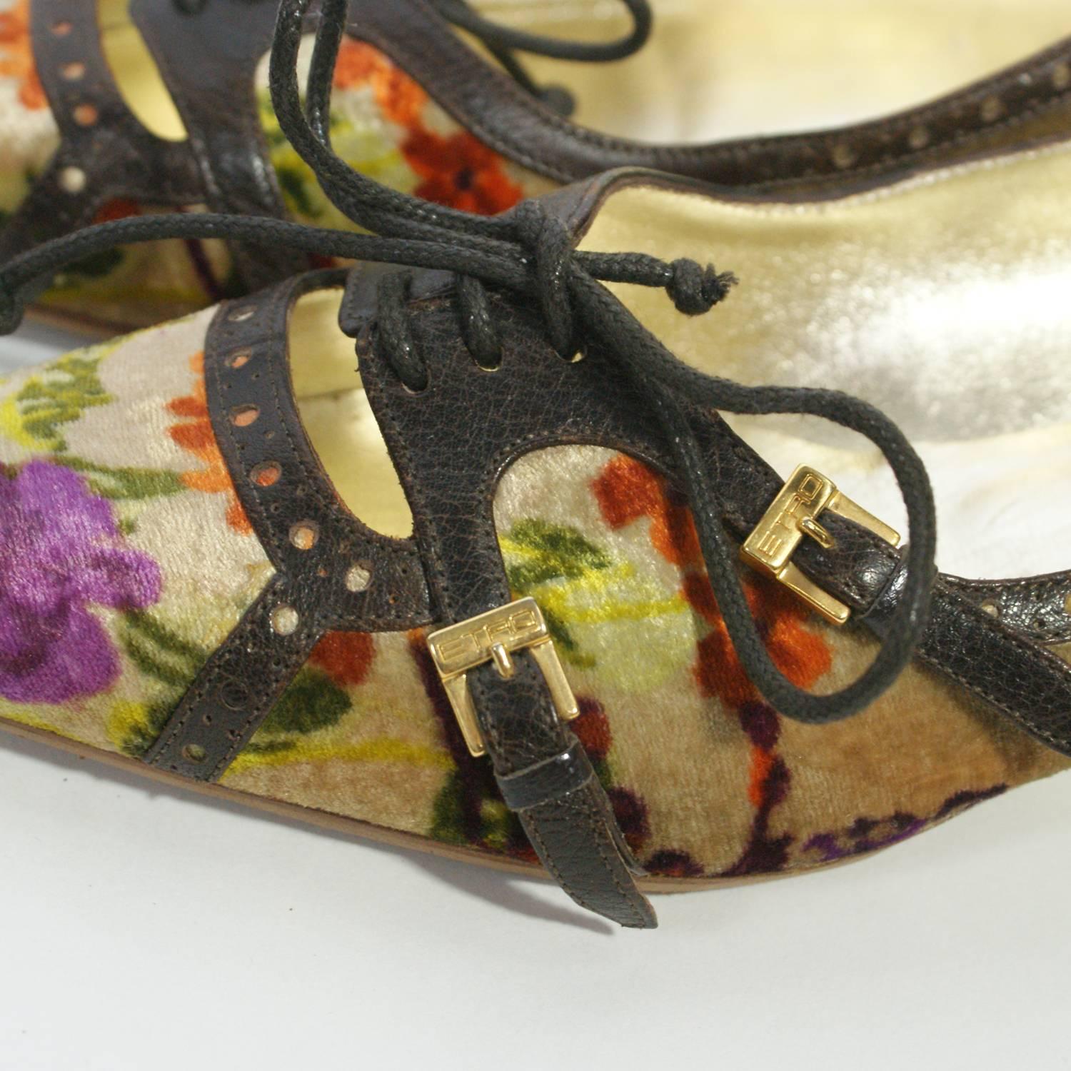 Etro Velvet Paisley Floral Design Kitten Heels In New Condition In Narberth, PA