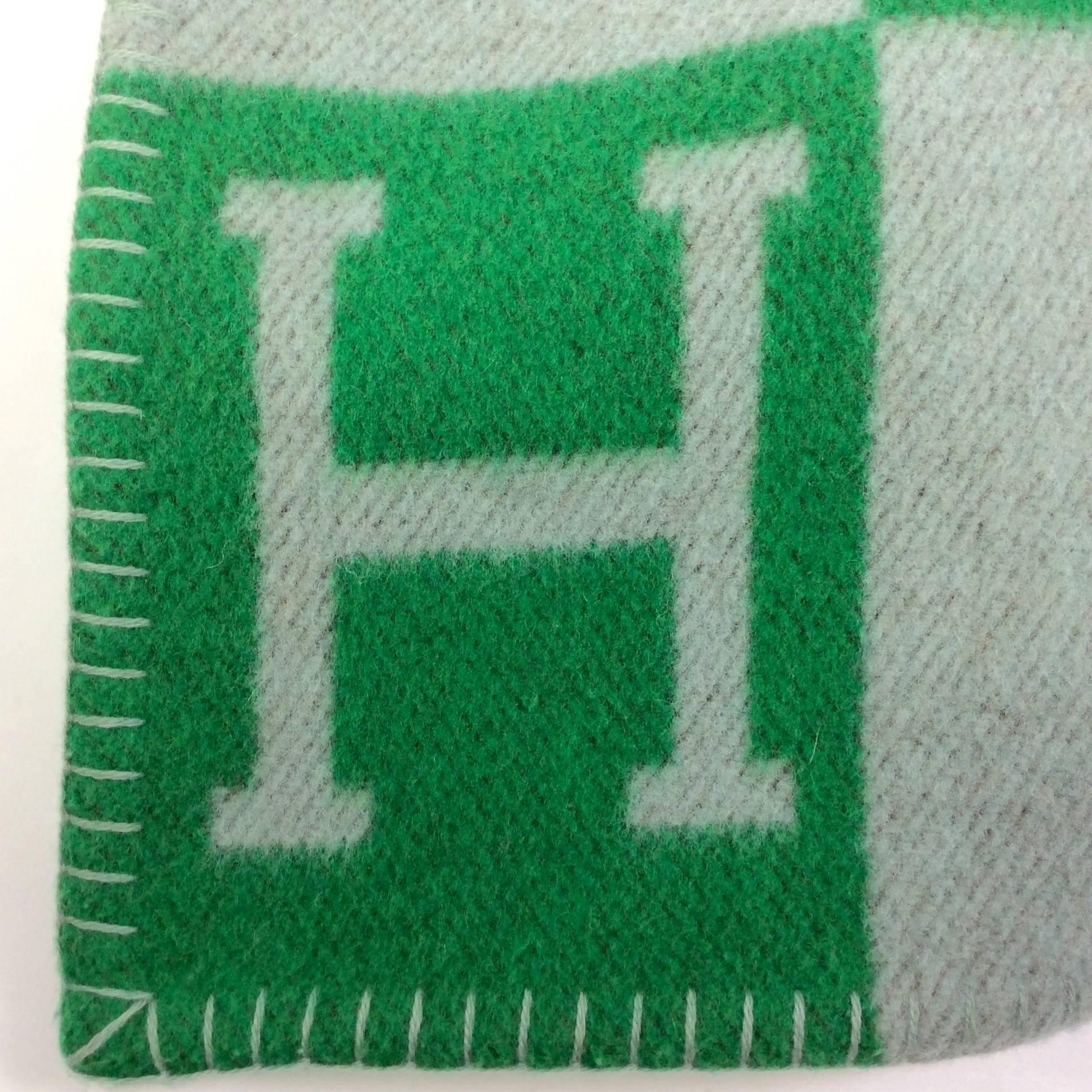 Hermes Green and Grey Wool Avalon Blanket In Excellent Condition In Narberth, PA