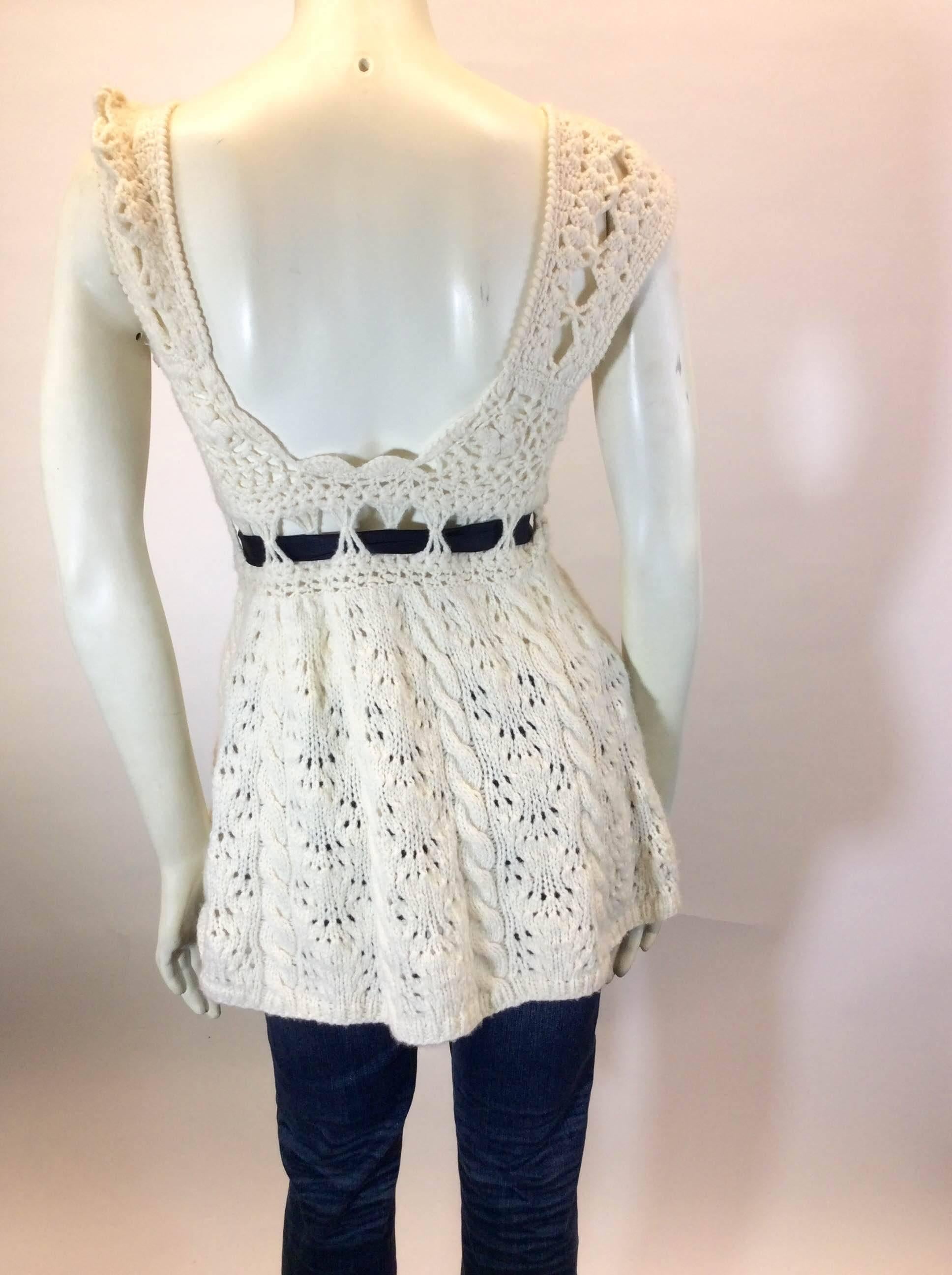 Oscar De La Renta Ivory Cable Knit Tunic with Velvet Black Belt In Excellent Condition In Narberth, PA