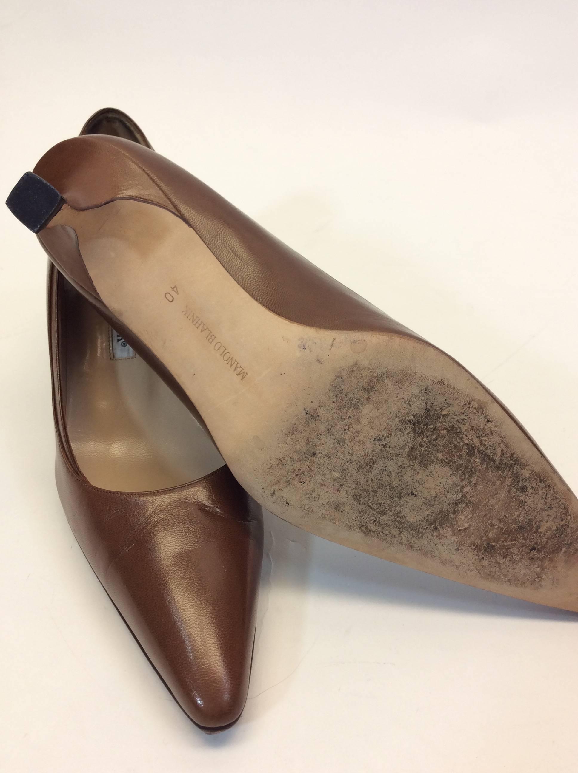 Women's Manolo Blahnik Mocha Leather Short Heel For Sale