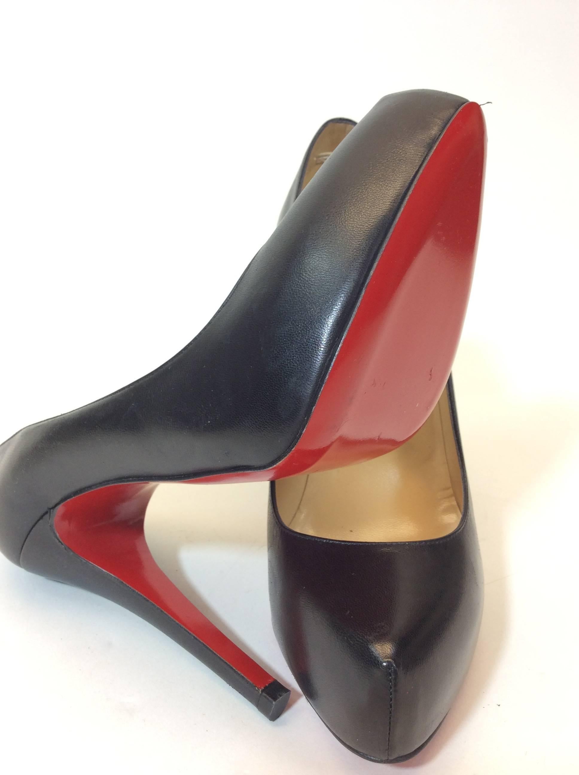 Christian Louboutin Round Pointed Toe Black Pump 2