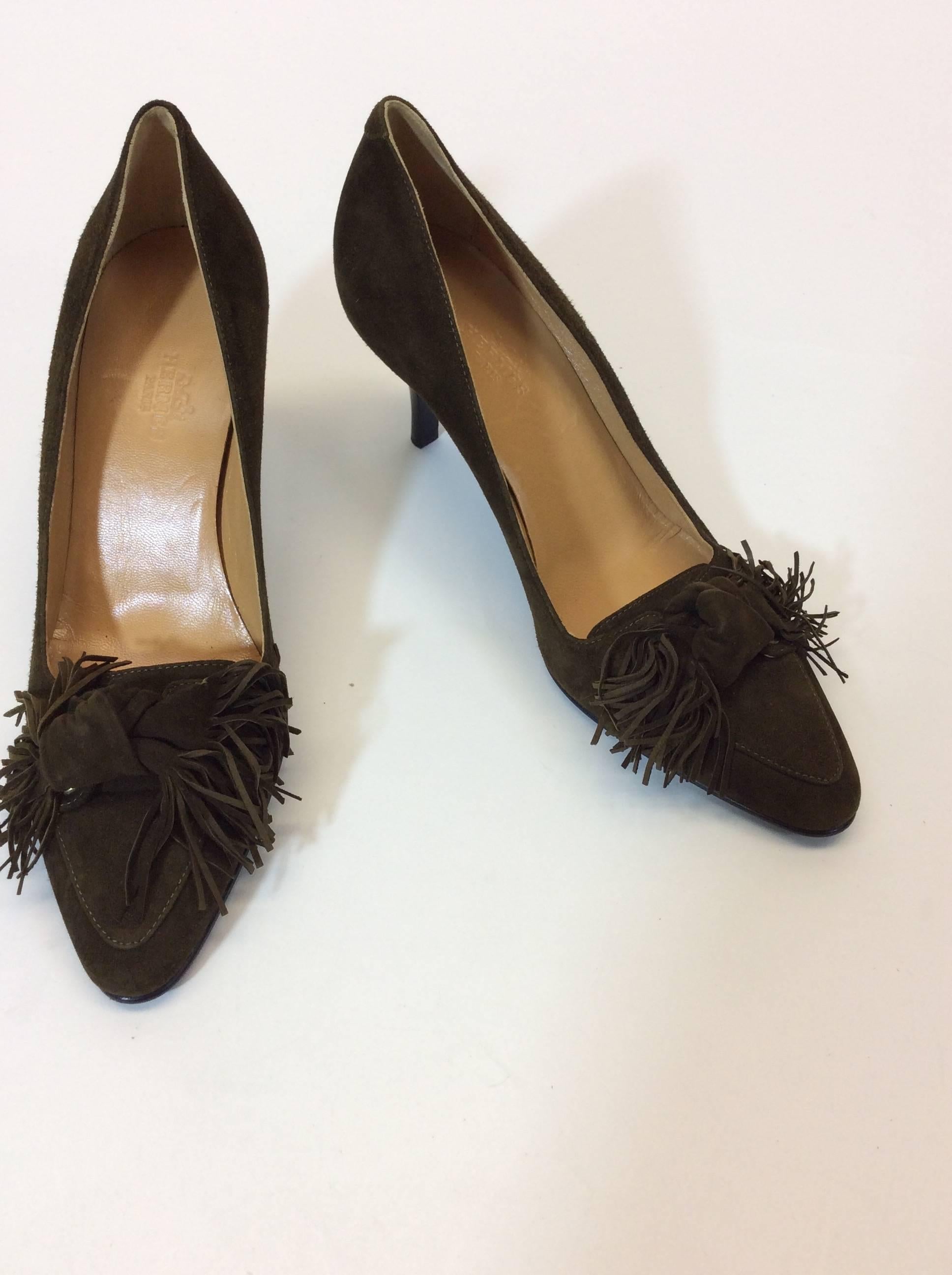 Fringe Detail on Toe of Shoe
Genuine Brown Suede 
EU Size 36 
Includes Dust Bag
3.25" Inch Sole 
3" Inch Heel