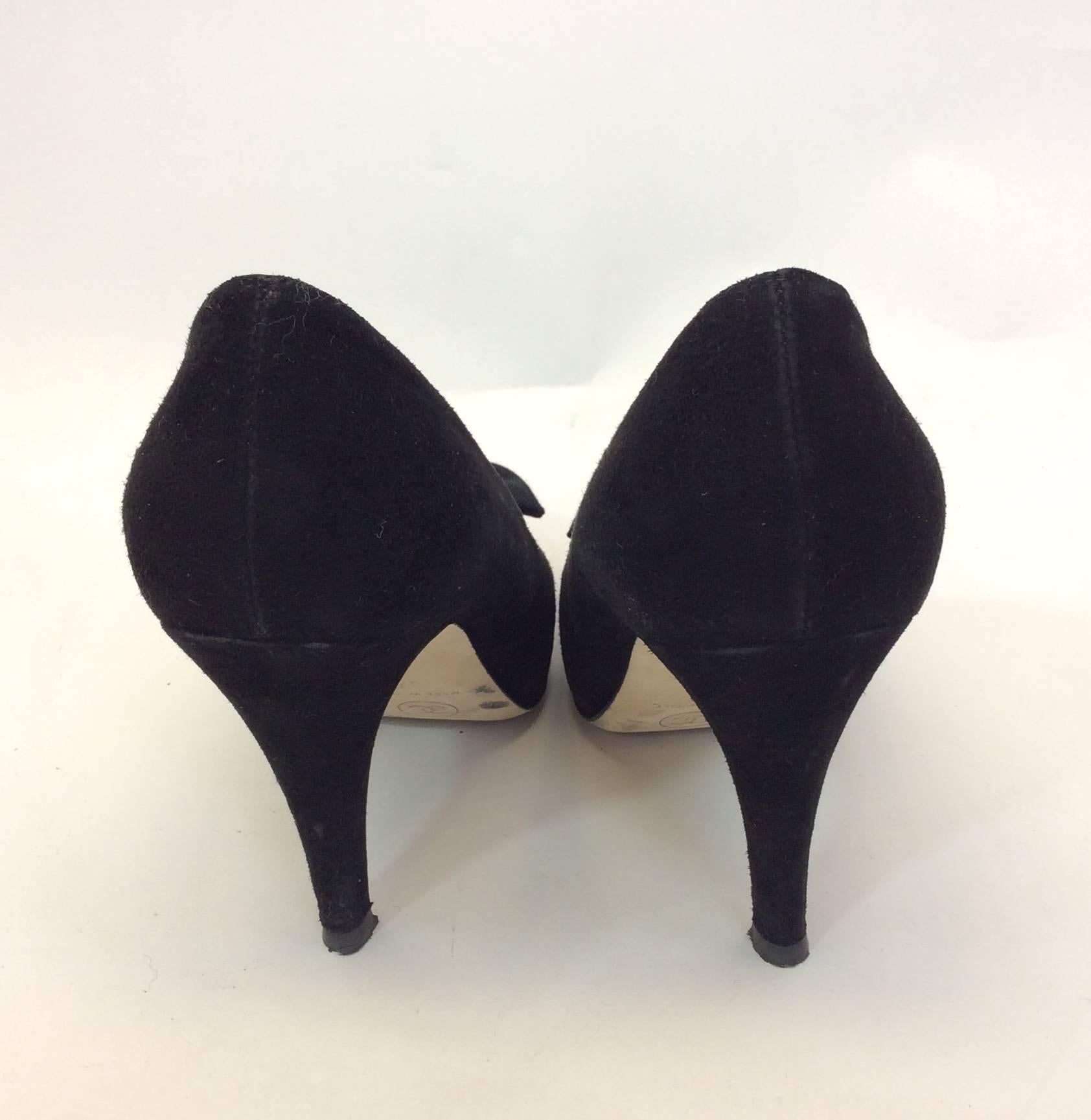 Women's Chanel Black Suede Pump with Bow Detail For Sale