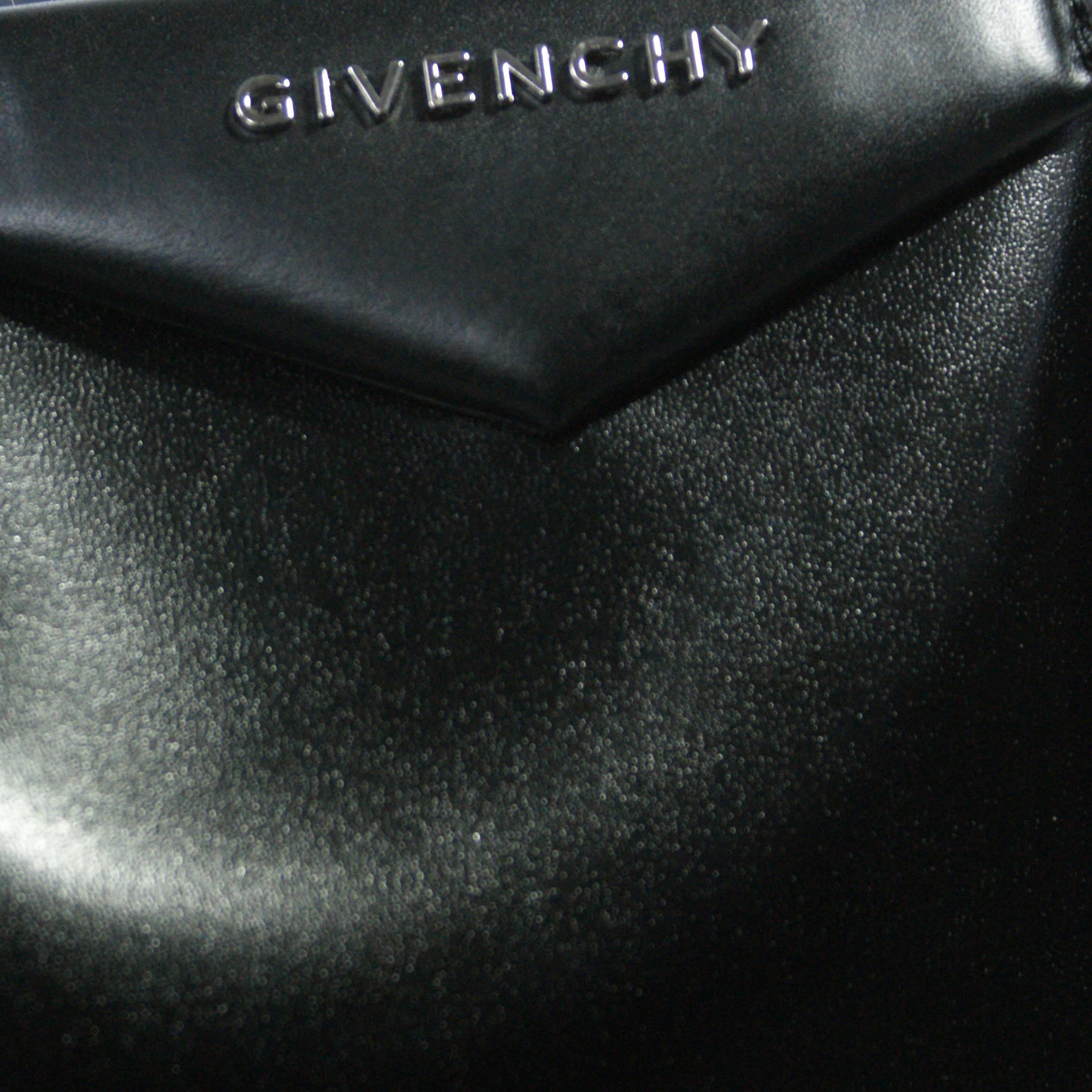 Givenchy black calfskin Antigona Shopper Tote.

Signature 