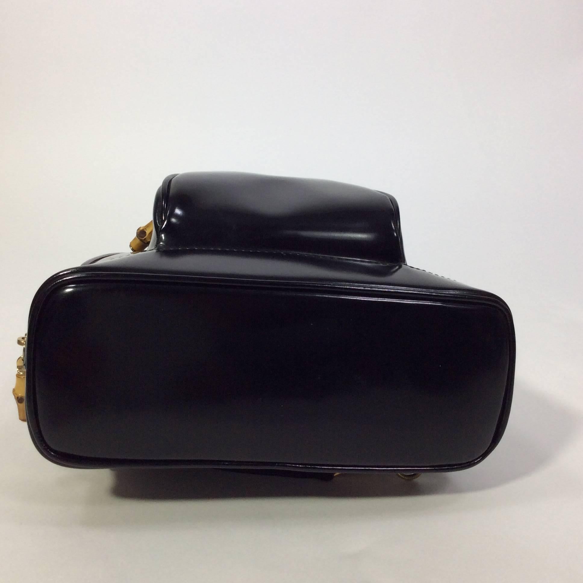 Gucci Black High Polished Leather Sling Bag For Sale 2