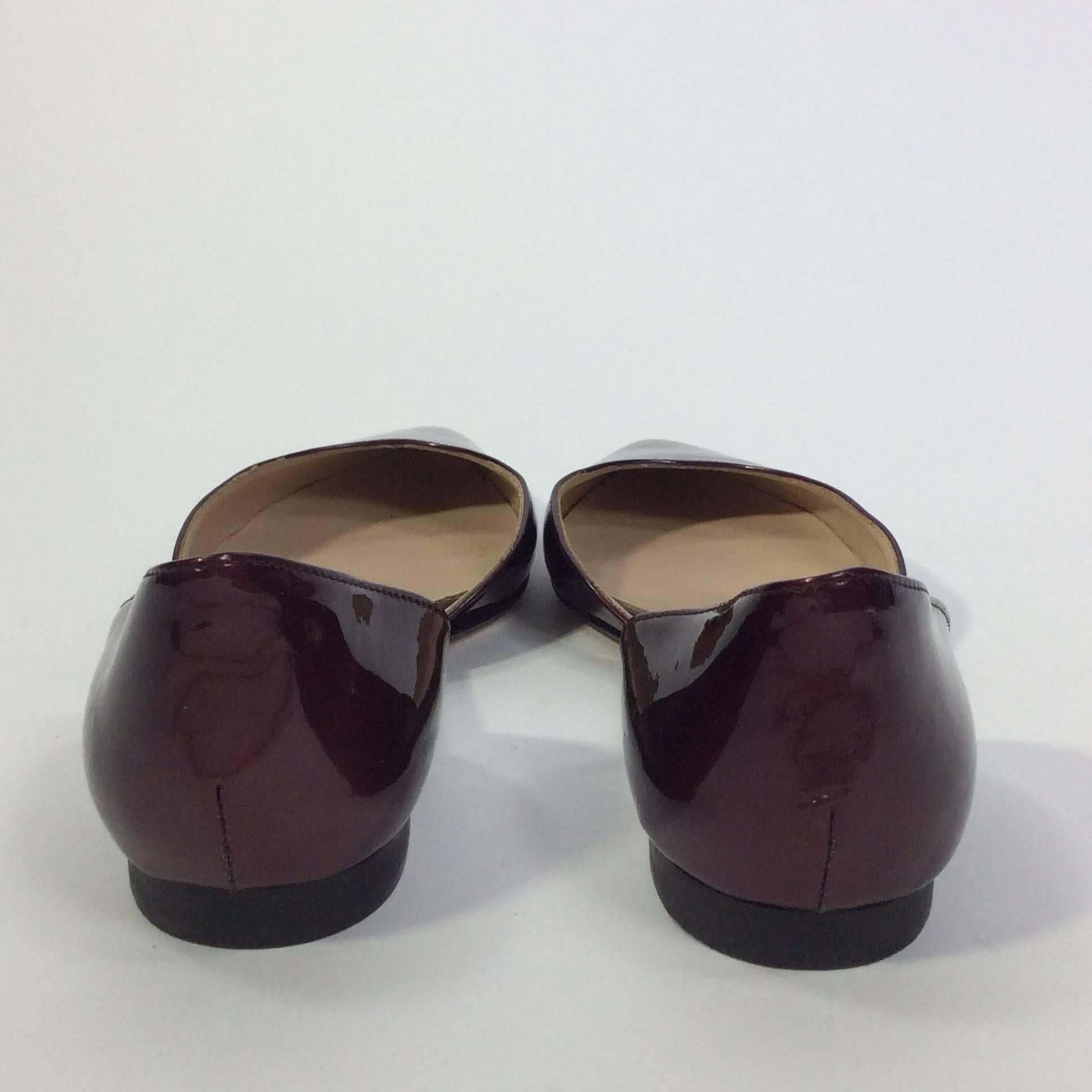 Manolo Blahnik Maroon Patent Pointed Toe Ballet Flats In Excellent Condition For Sale In Narberth, PA
