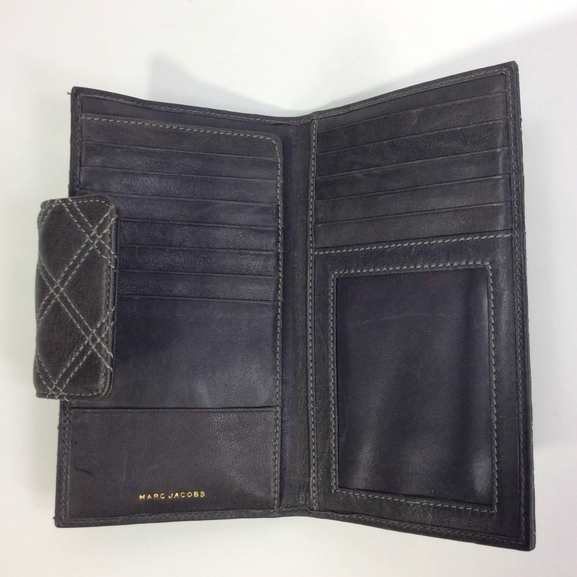Marc Jacobs Grey Quilted Leather Wallet  In New Condition In Narberth, PA