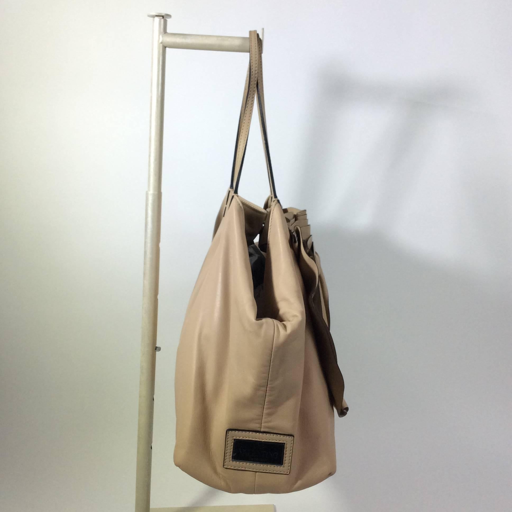 Valentino Beige Petale Dome Tote In Excellent Condition For Sale In Narberth, PA