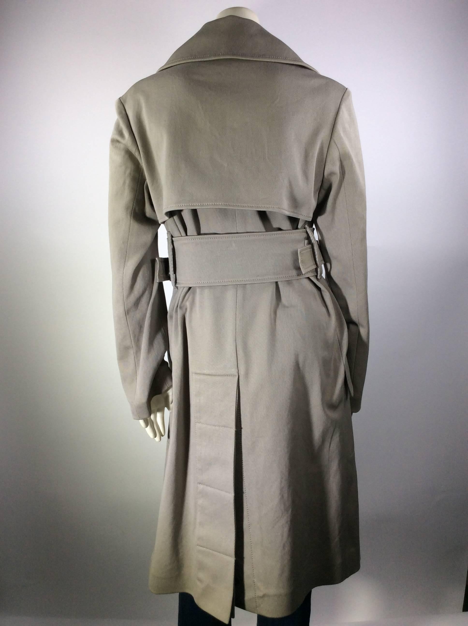 Gucci Grey Belted Trench Coat In Excellent Condition For Sale In Narberth, PA