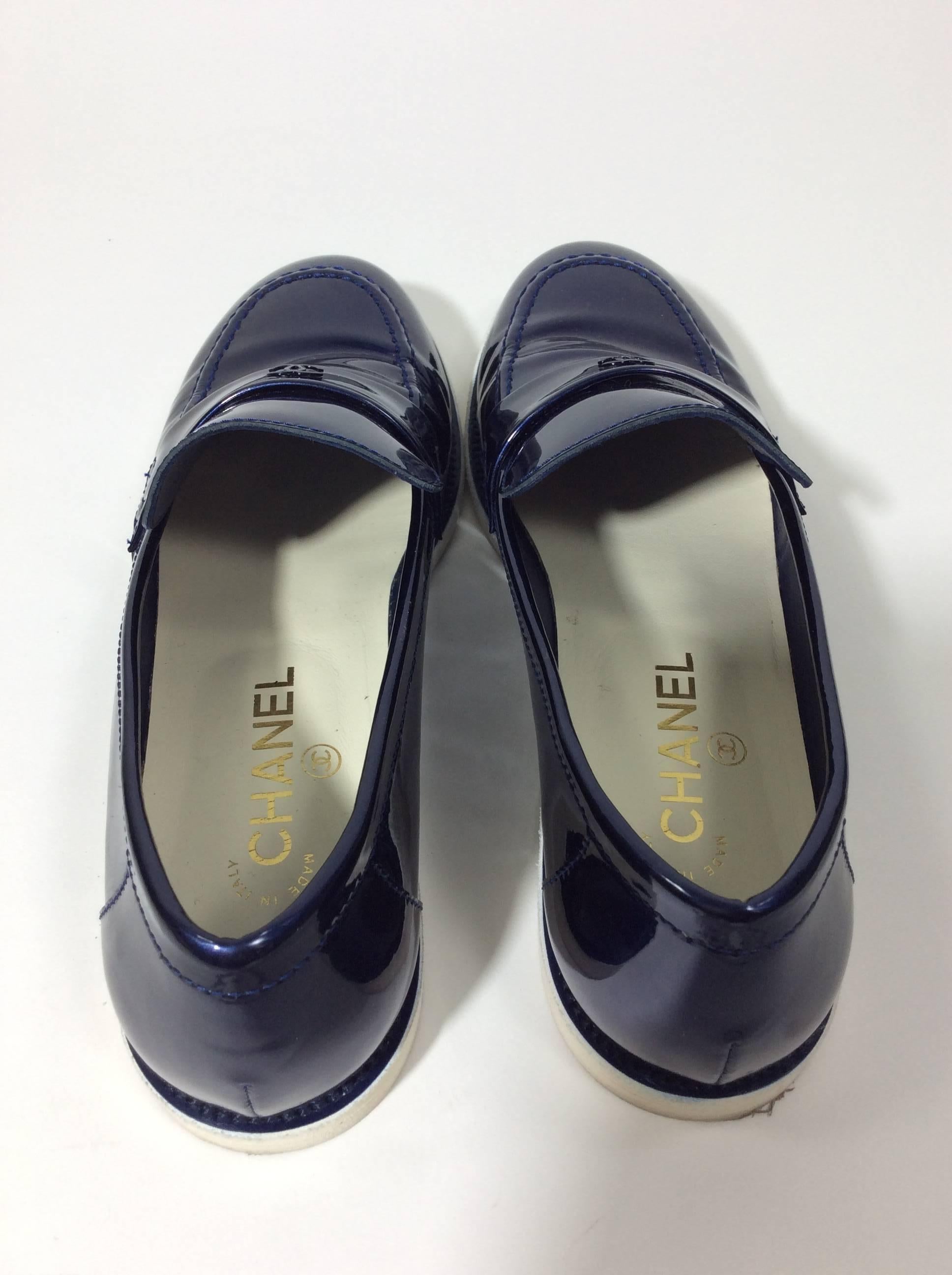 Chanel Patent Leather Midnight Blue Loafer Shoe In Excellent Condition For Sale In Narberth, PA