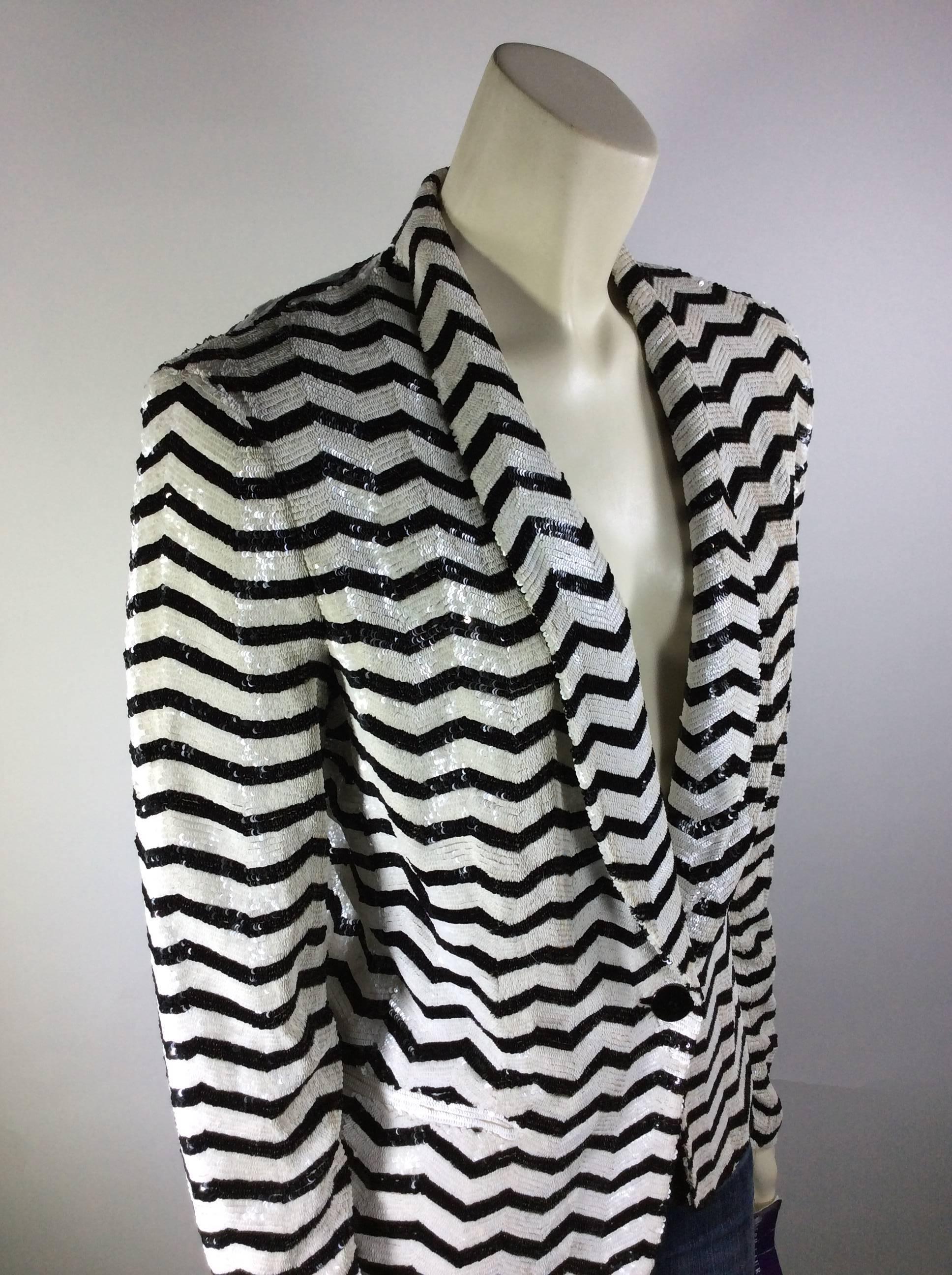 Ralph Lauren Unique Black and White Beaded Blazer
100% Silk Interior 
Single Black Button on Front to close
Two Front Pockets
