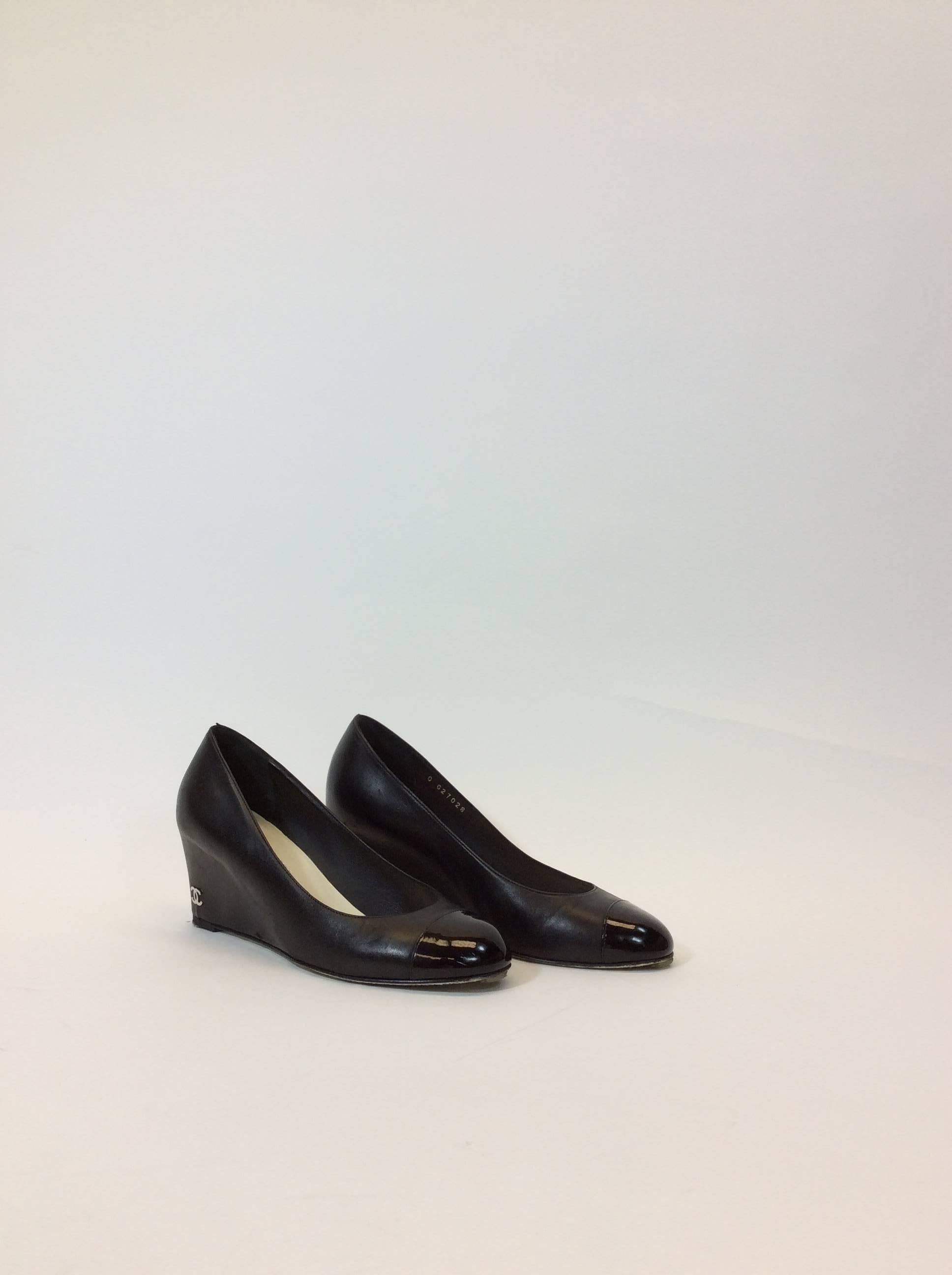 Chanel Black Leather Rounded Toe Wedge  In Excellent Condition In Narberth, PA