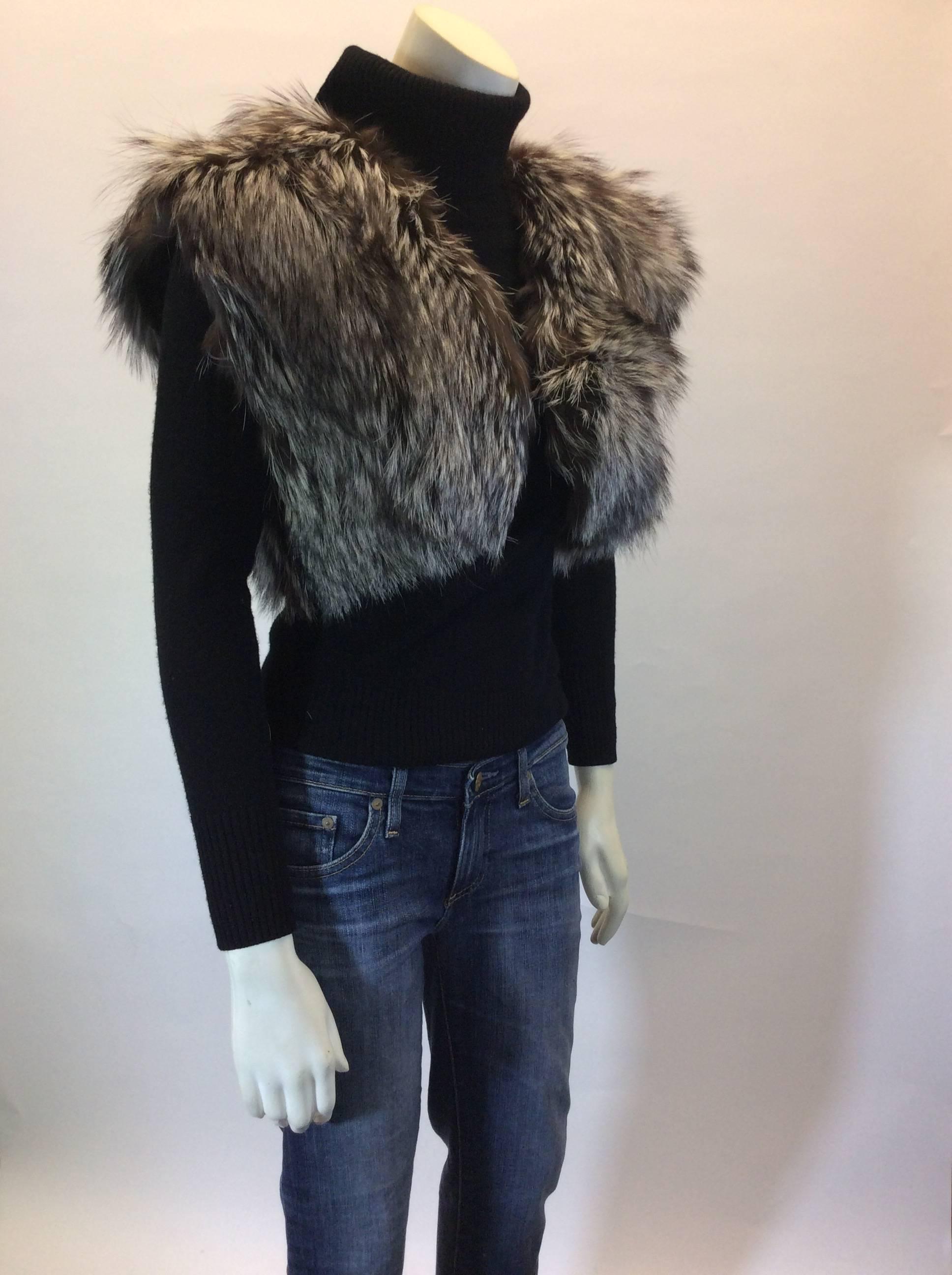 Cropped Vest
Genuine Silver Fox Fur
Size EU 36 
Dry Clean Only
Made in France