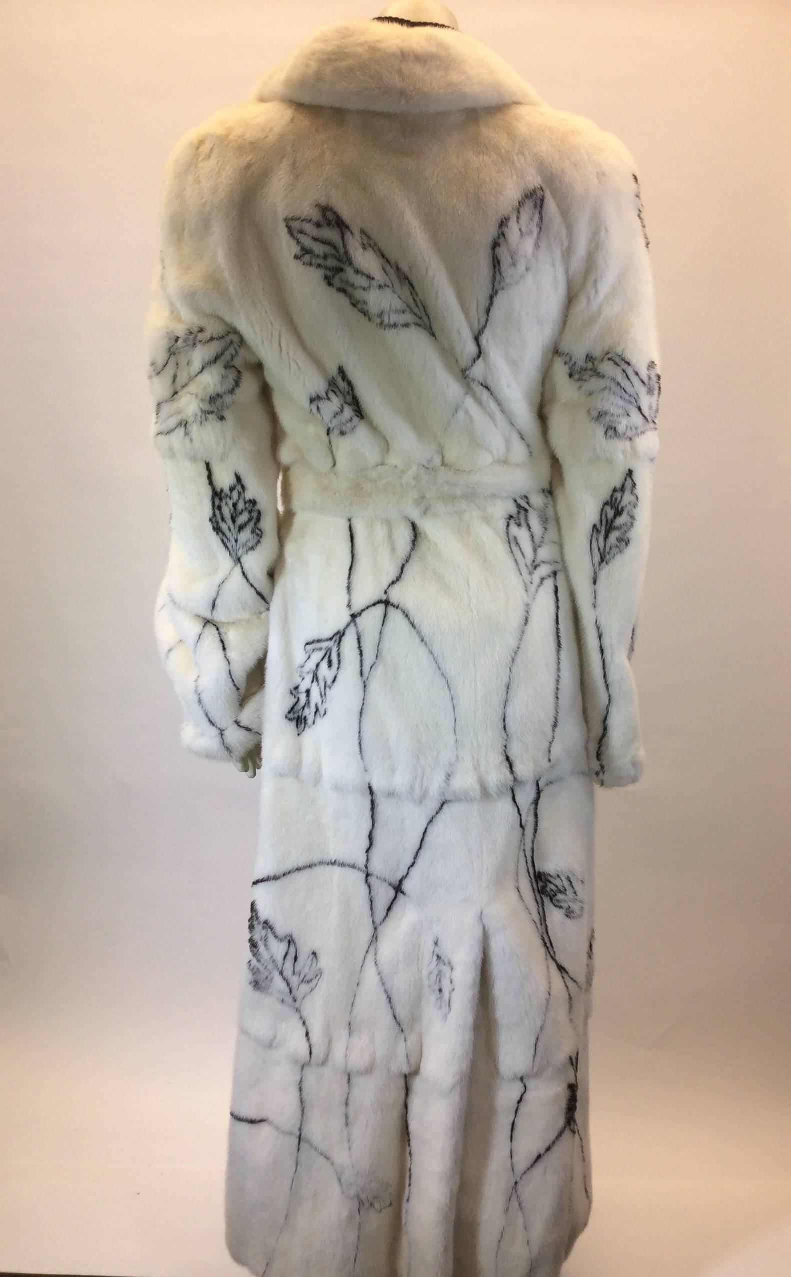 Women's Zuki White and Black Floral Mink Swing Coat For Sale