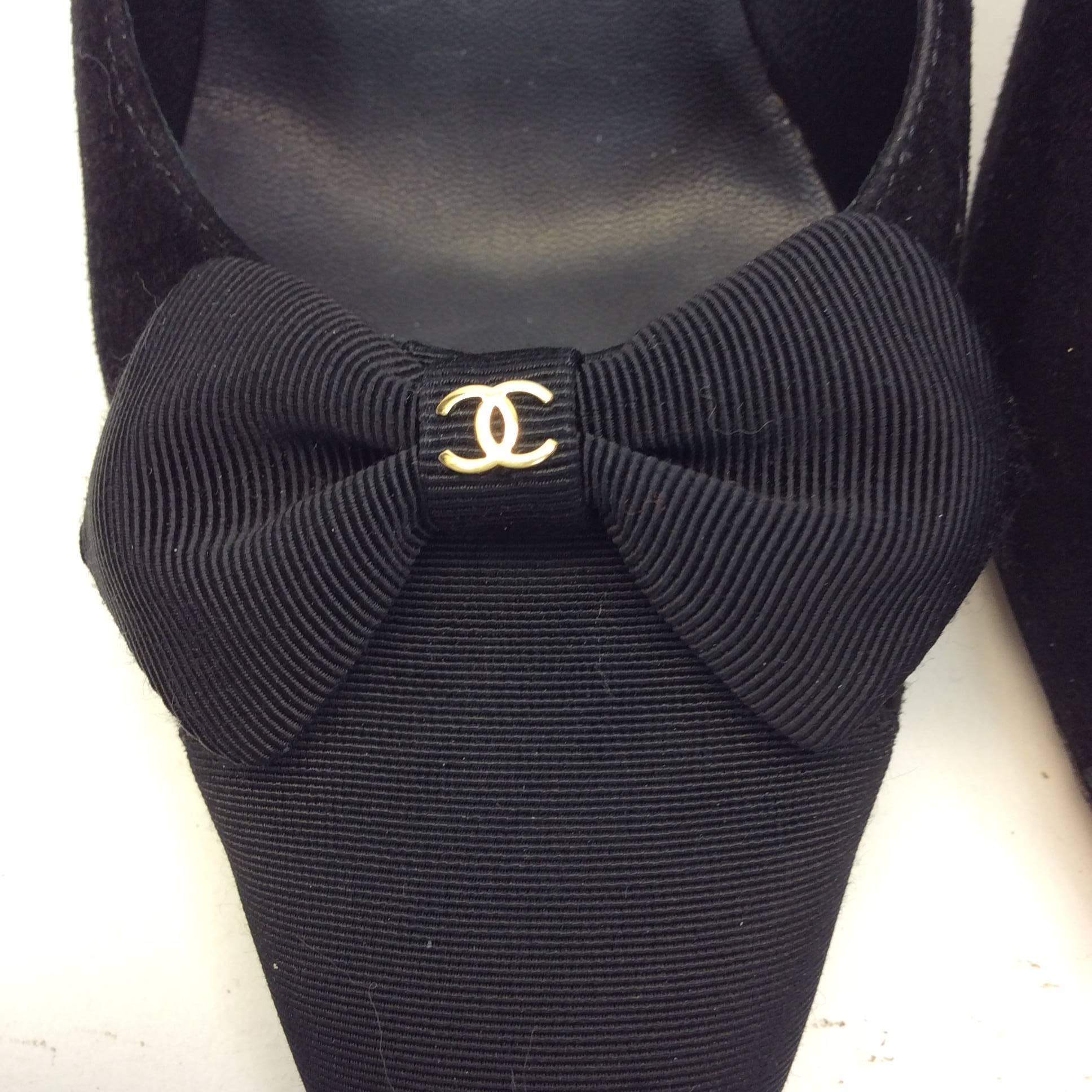 Chanel Black Suede Pump with Bow Detail For Sale 1