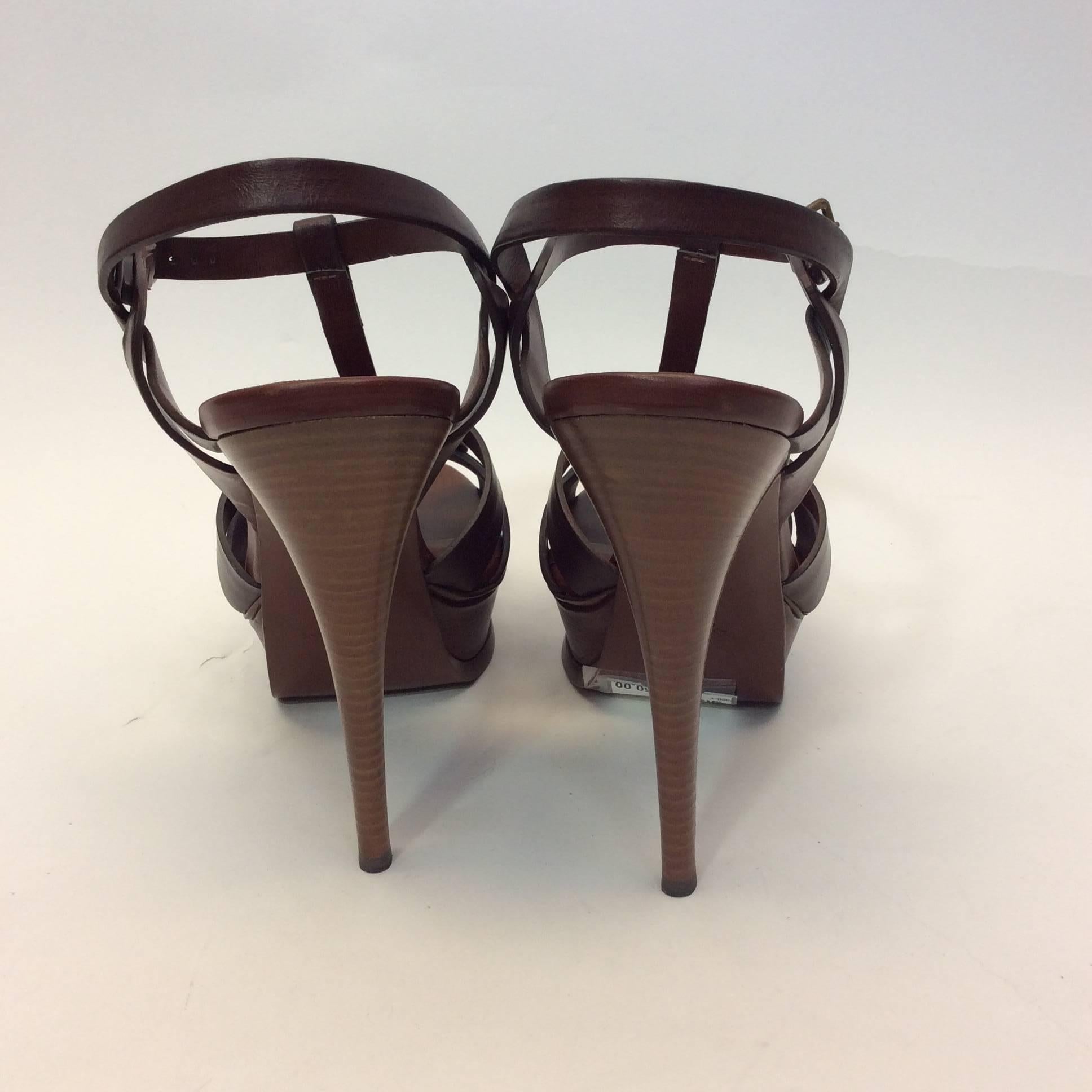 YSL Brown Wood Patterned Sandals In Excellent Condition In Narberth, PA
