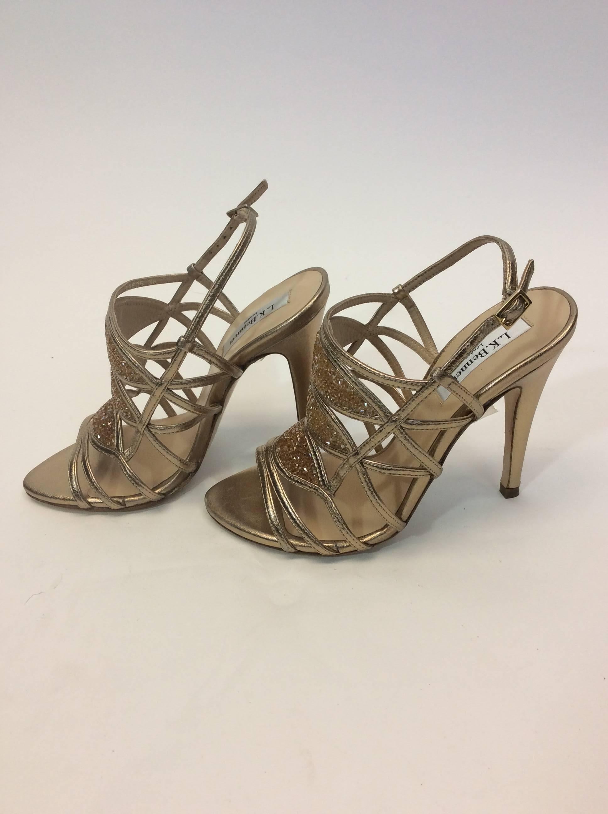 LK Bennett Gold Beaded Sandal In Excellent Condition For Sale In Narberth, PA