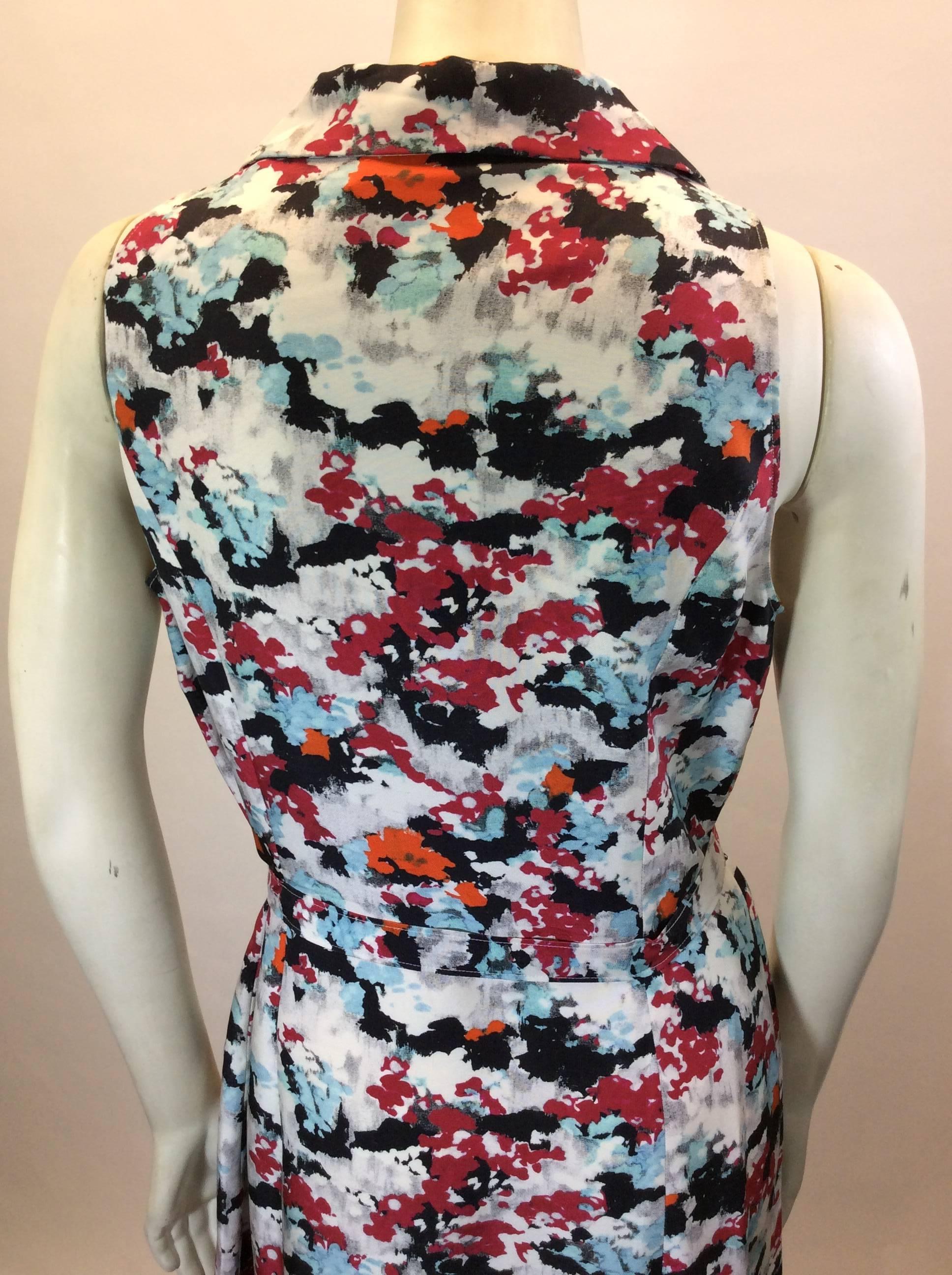 Carolina Herrera New York Collared Printed Sleeveless Dress In Excellent Condition For Sale In Narberth, PA