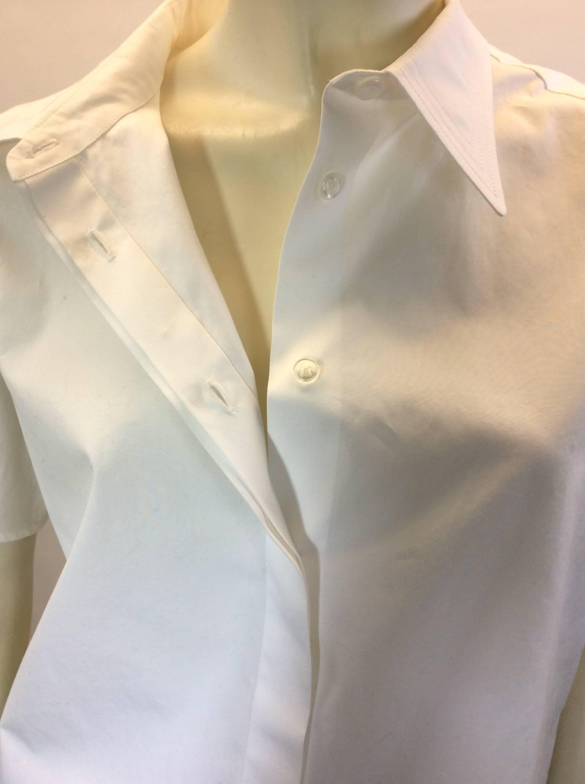 Yves Saint Laurent White Short Sleeve Buttondown Blouse In Excellent Condition For Sale In Narberth, PA