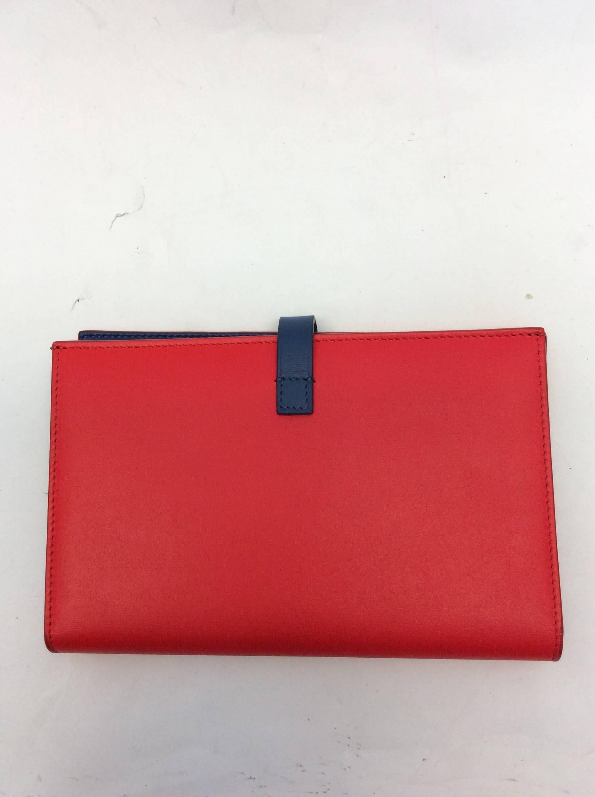 Women's or Men's Celine Red Snap Shut Wallet For Sale