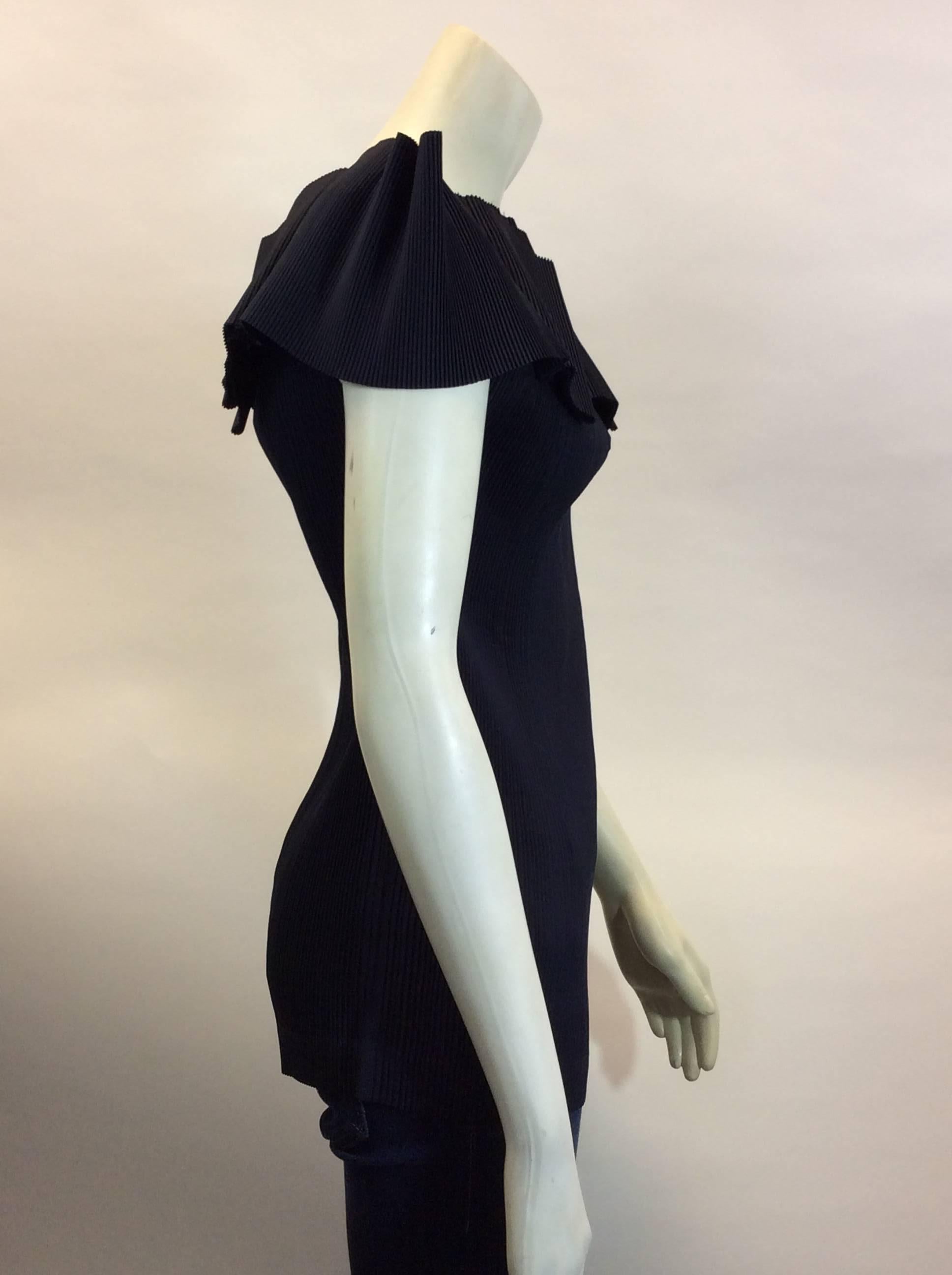 Issey Miyake Navy Pleated Off The Shoulder Top  For Sale 2