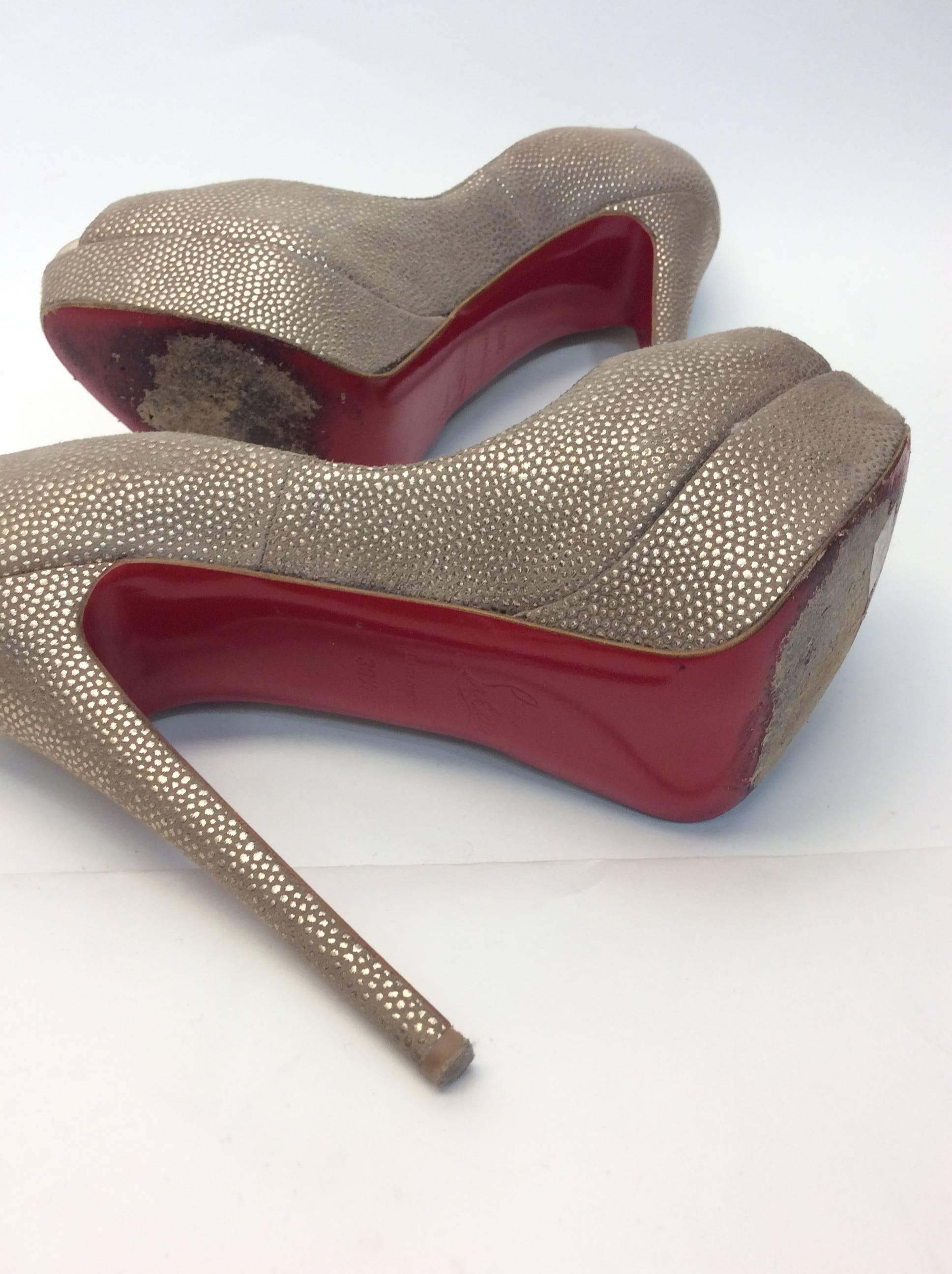 Women's Christian Louboutin Textured Peep Tpe Platform Heels For Sale