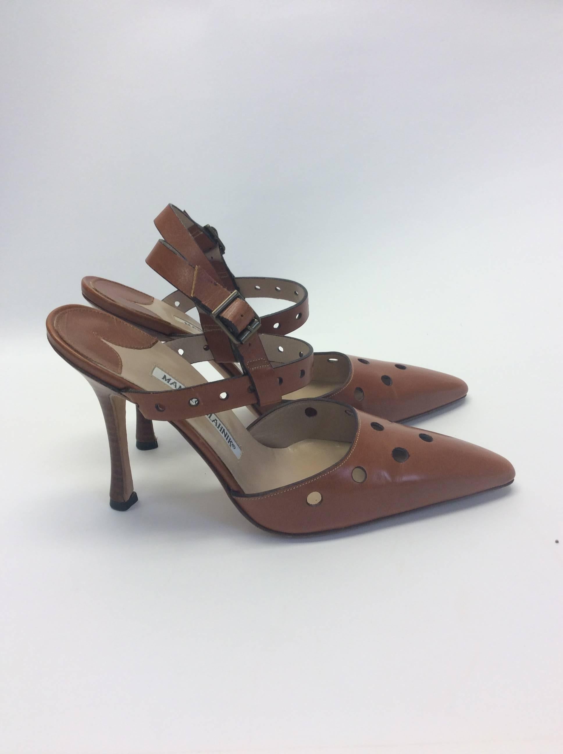 Manolo Blahnik Leather Heels With Cutouts In Excellent Condition For Sale In Narberth, PA
